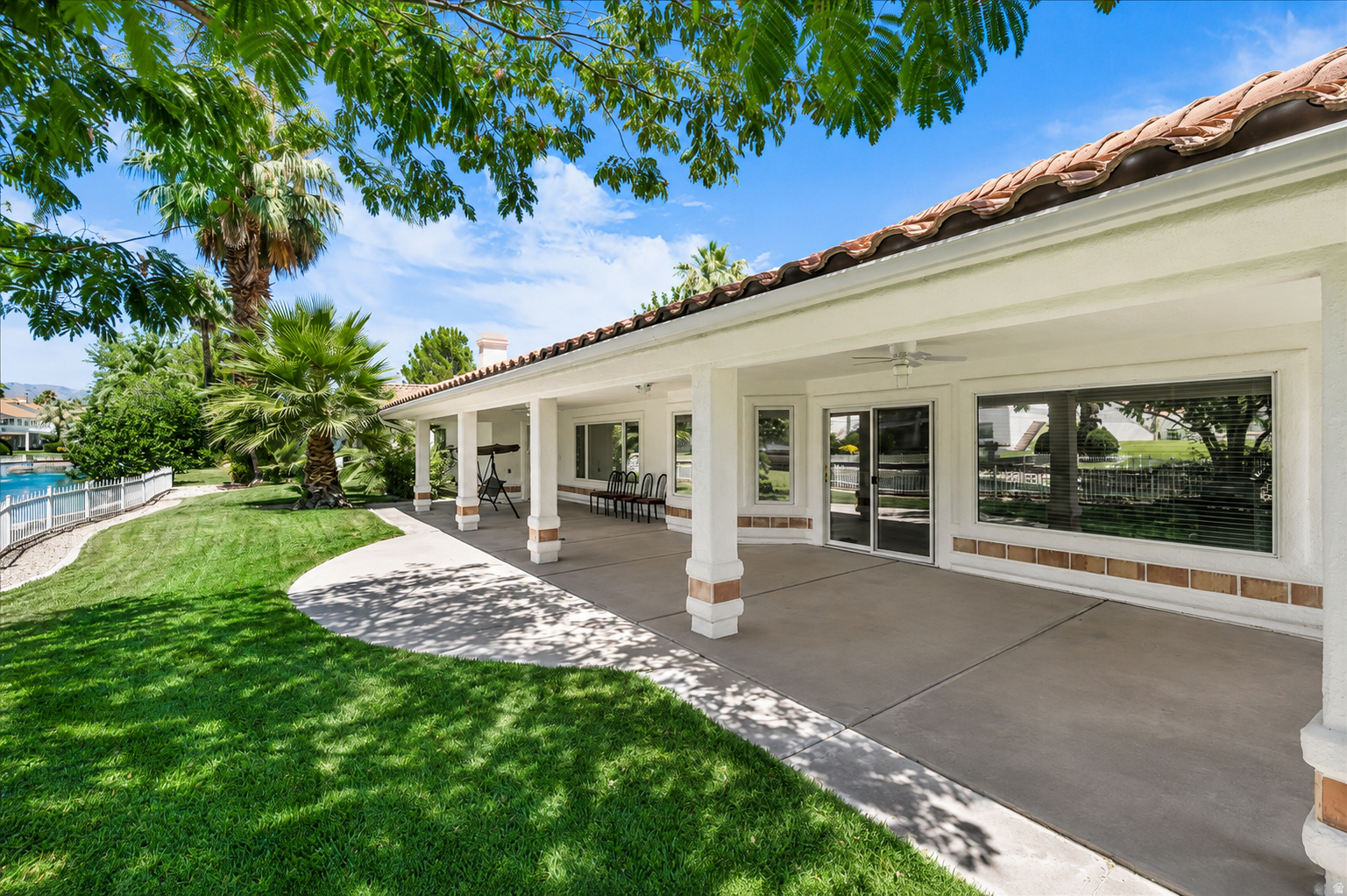 CRYSTAL LAKES - Residential