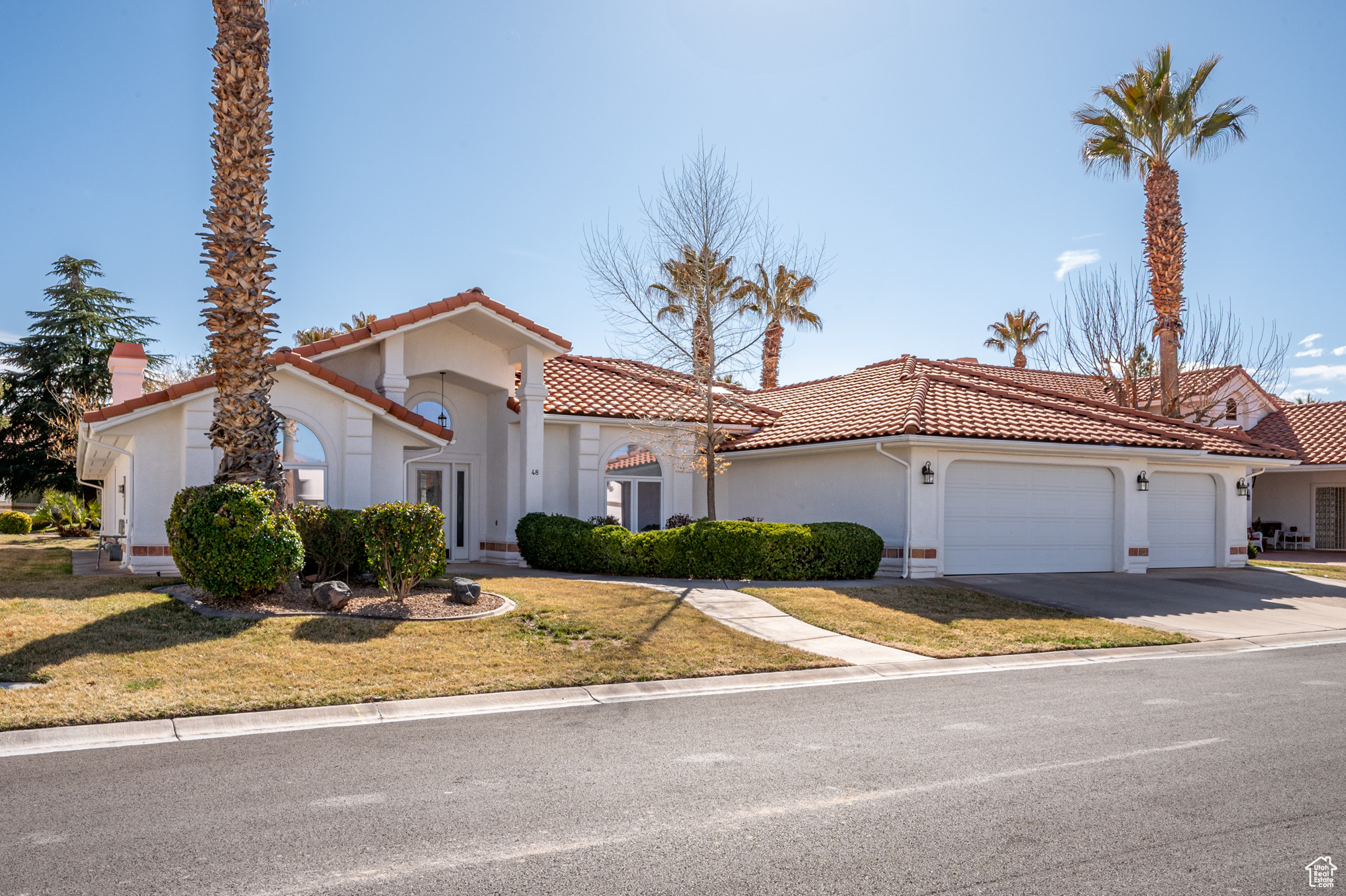 CRYSTAL LAKES - Residential