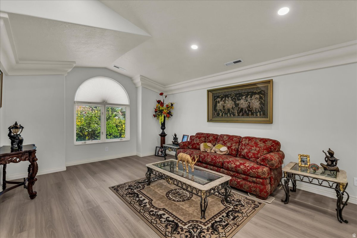 CRYSTAL LAKES - Residential