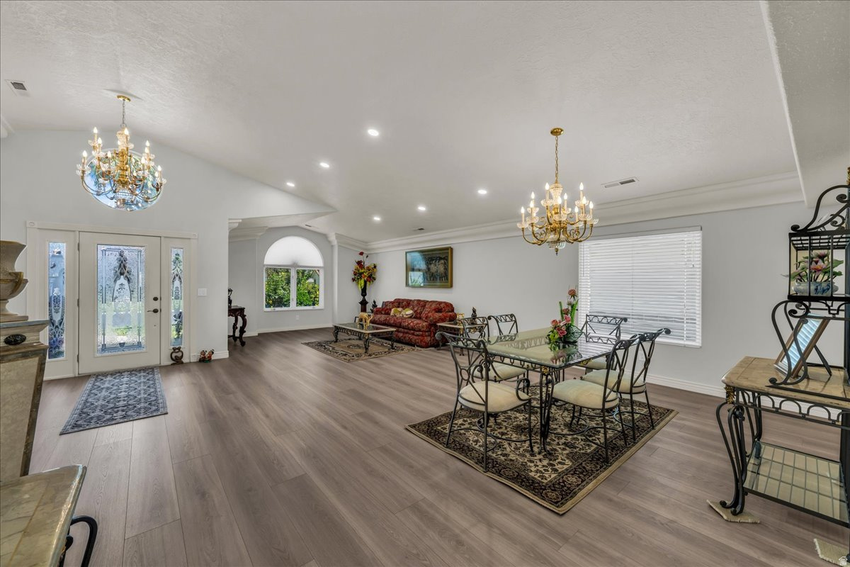 CRYSTAL LAKES - Residential