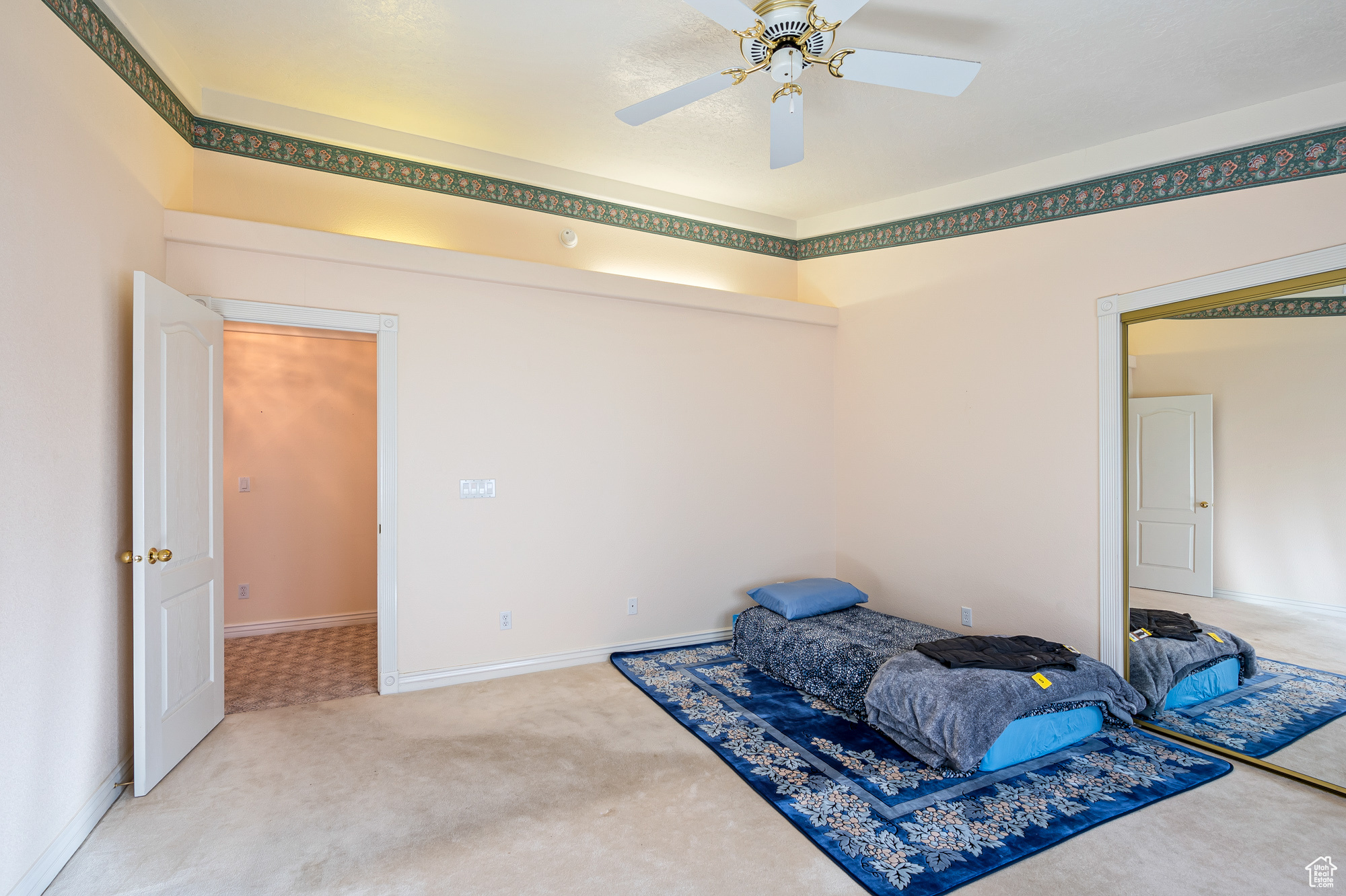 CRYSTAL LAKES - Residential