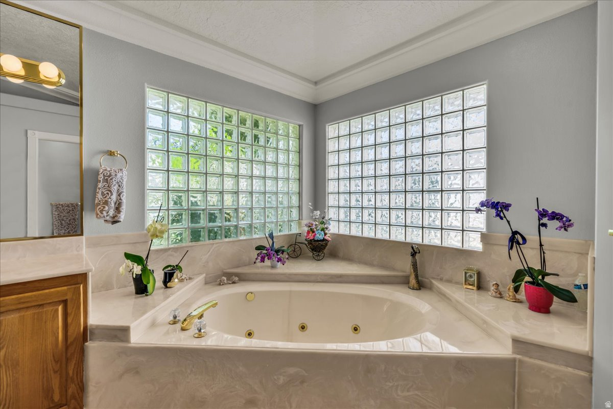 CRYSTAL LAKES - Residential