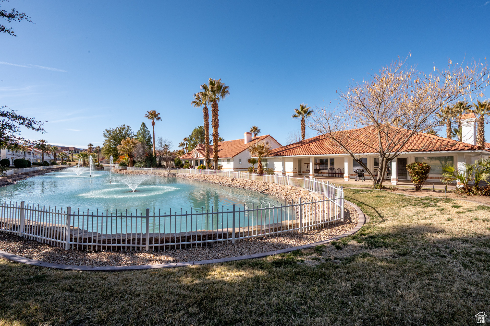 CRYSTAL LAKES - Residential