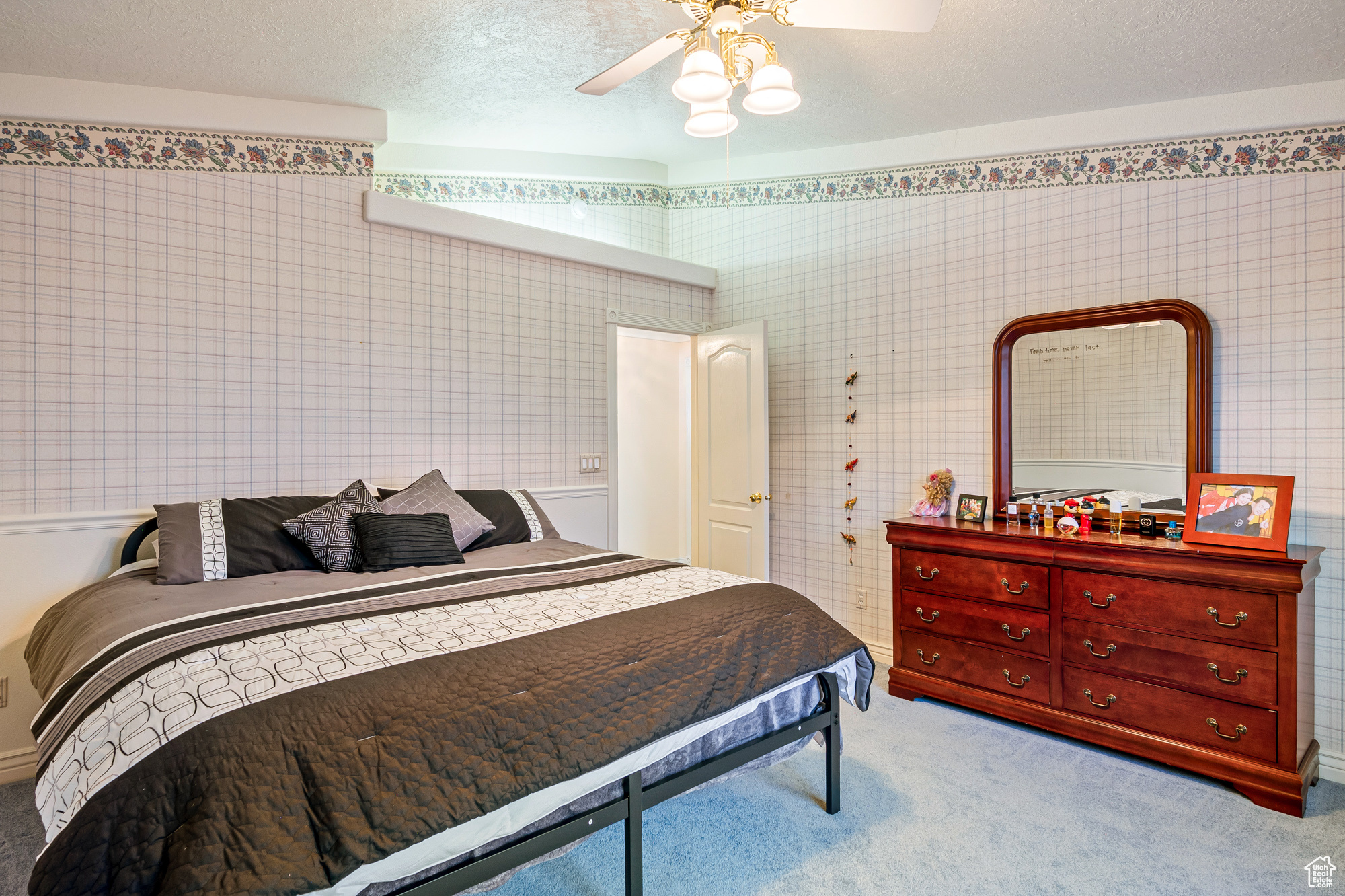 CRYSTAL LAKES - Residential