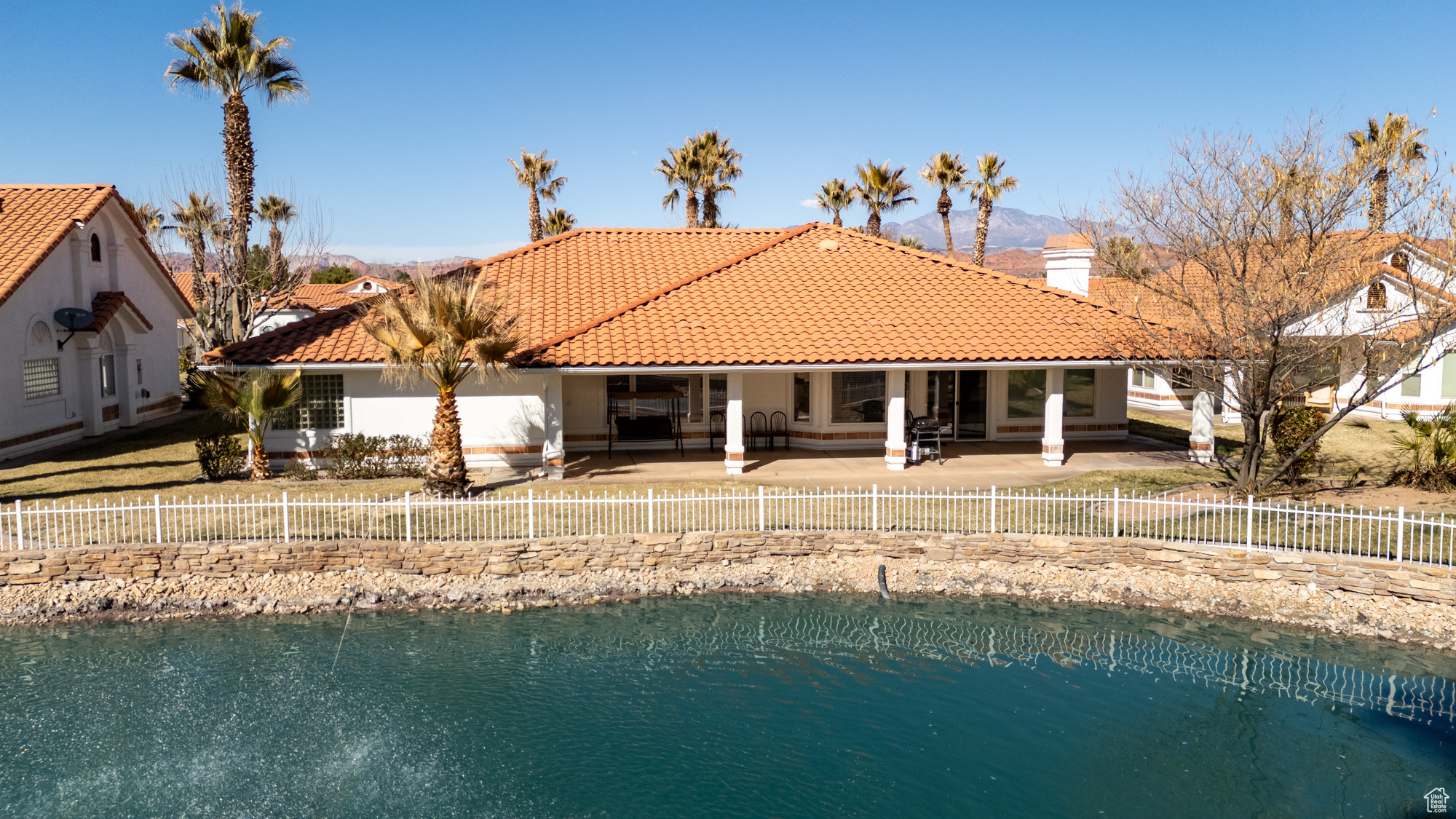 CRYSTAL LAKES - Residential