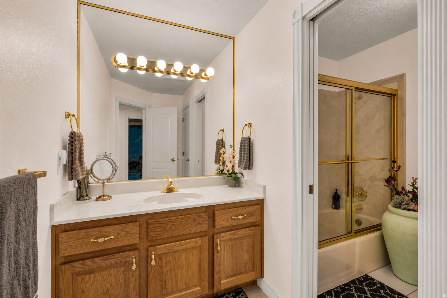 CRYSTAL LAKES - Residential