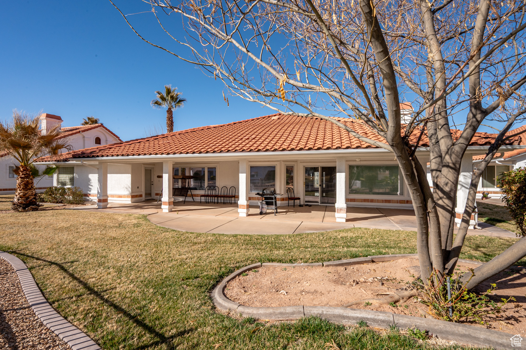 CRYSTAL LAKES - Residential