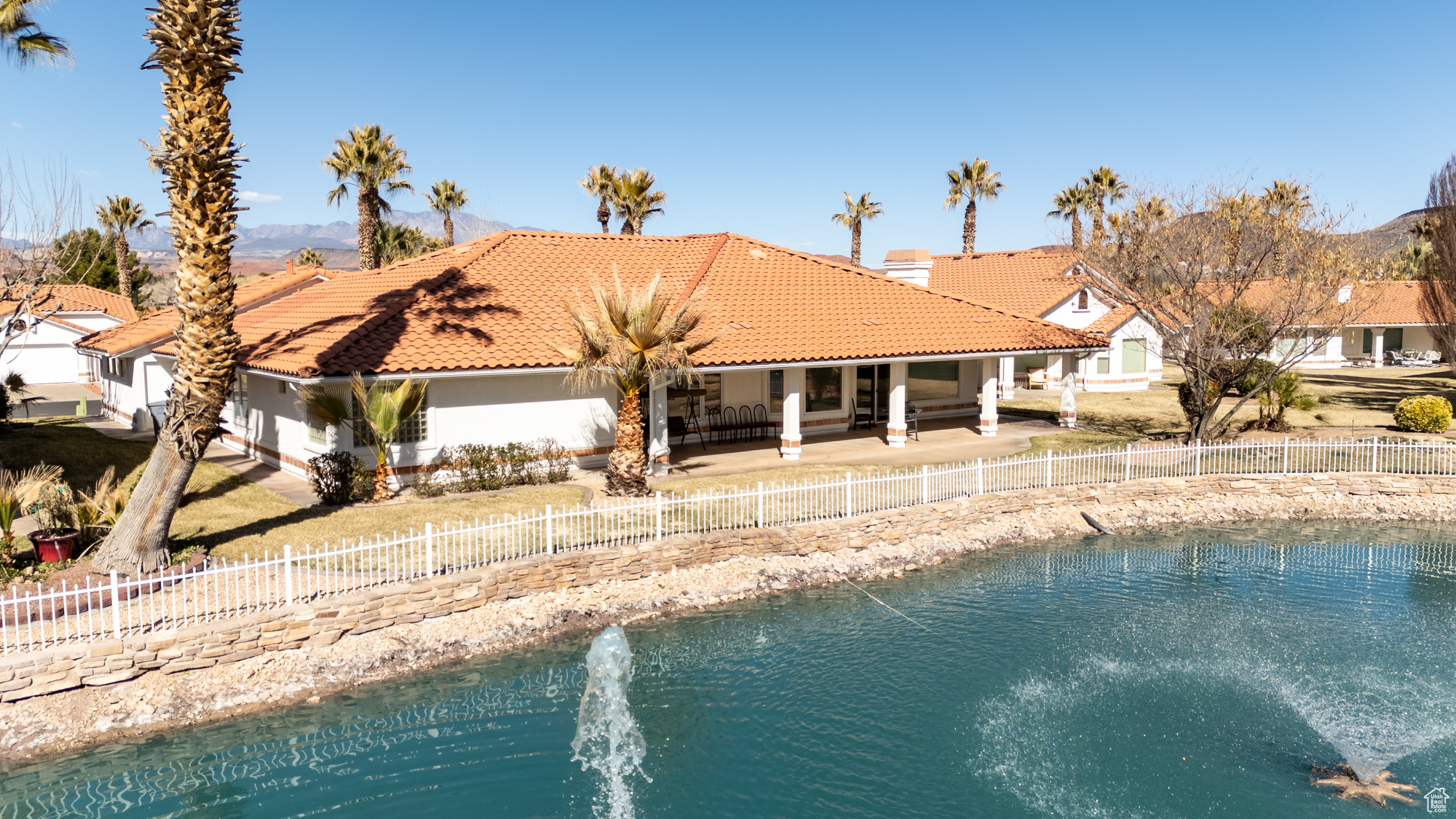 CRYSTAL LAKES - Residential
