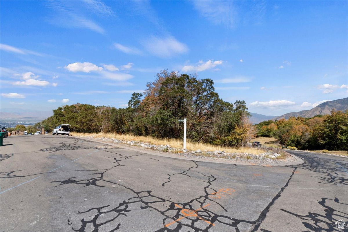 WOODLAND HILLS - Land
