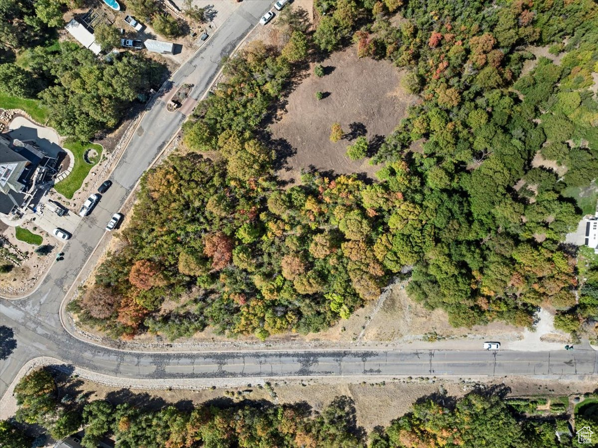 WOODLAND HILLS - Land
