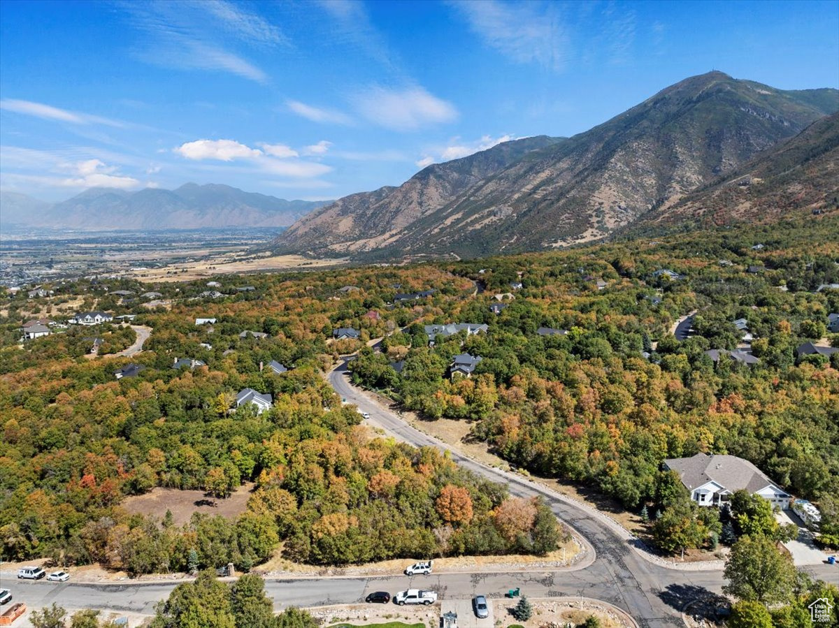 WOODLAND HILLS - Land