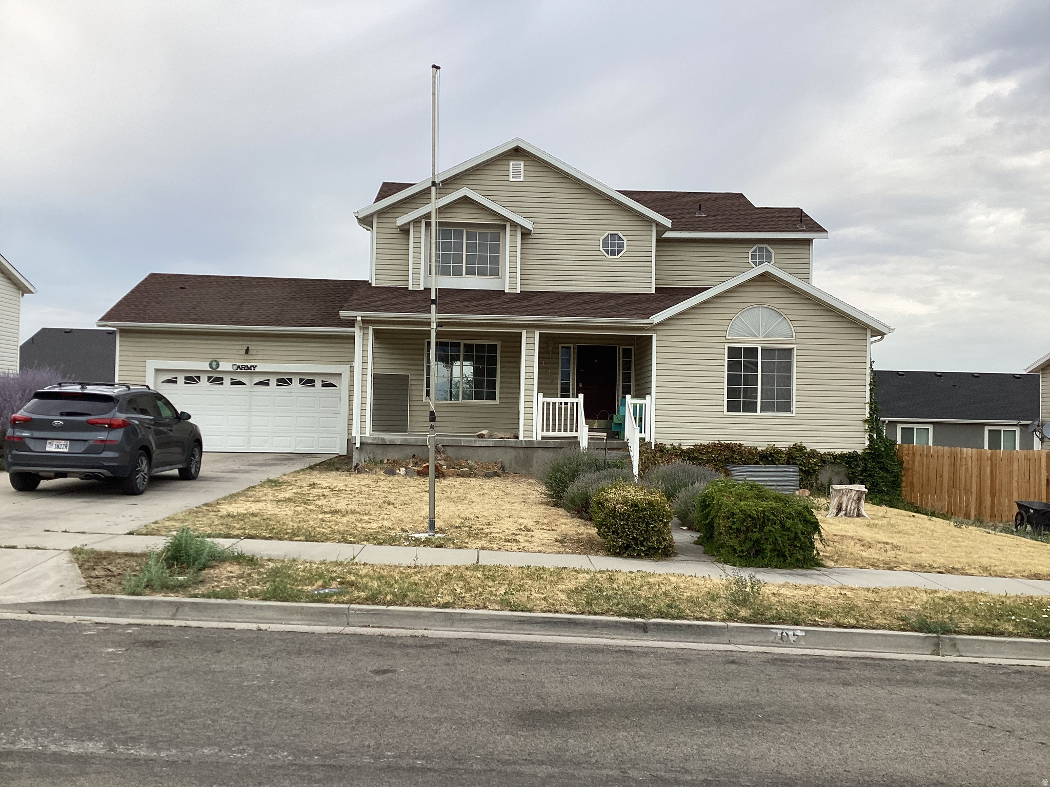 Investors opportunity. This is a great opportunity to fix this house up the way you want it, and it is very affordable. Sold as is. All the carpet and pad have been removed, and it's ready for new LVP flooring, carpet, and paint. The yard has been cleaned up, and looks really good.