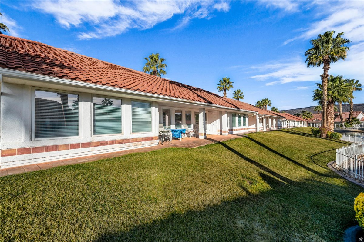CRYSTAL LAKES TOWHOMES - Residential