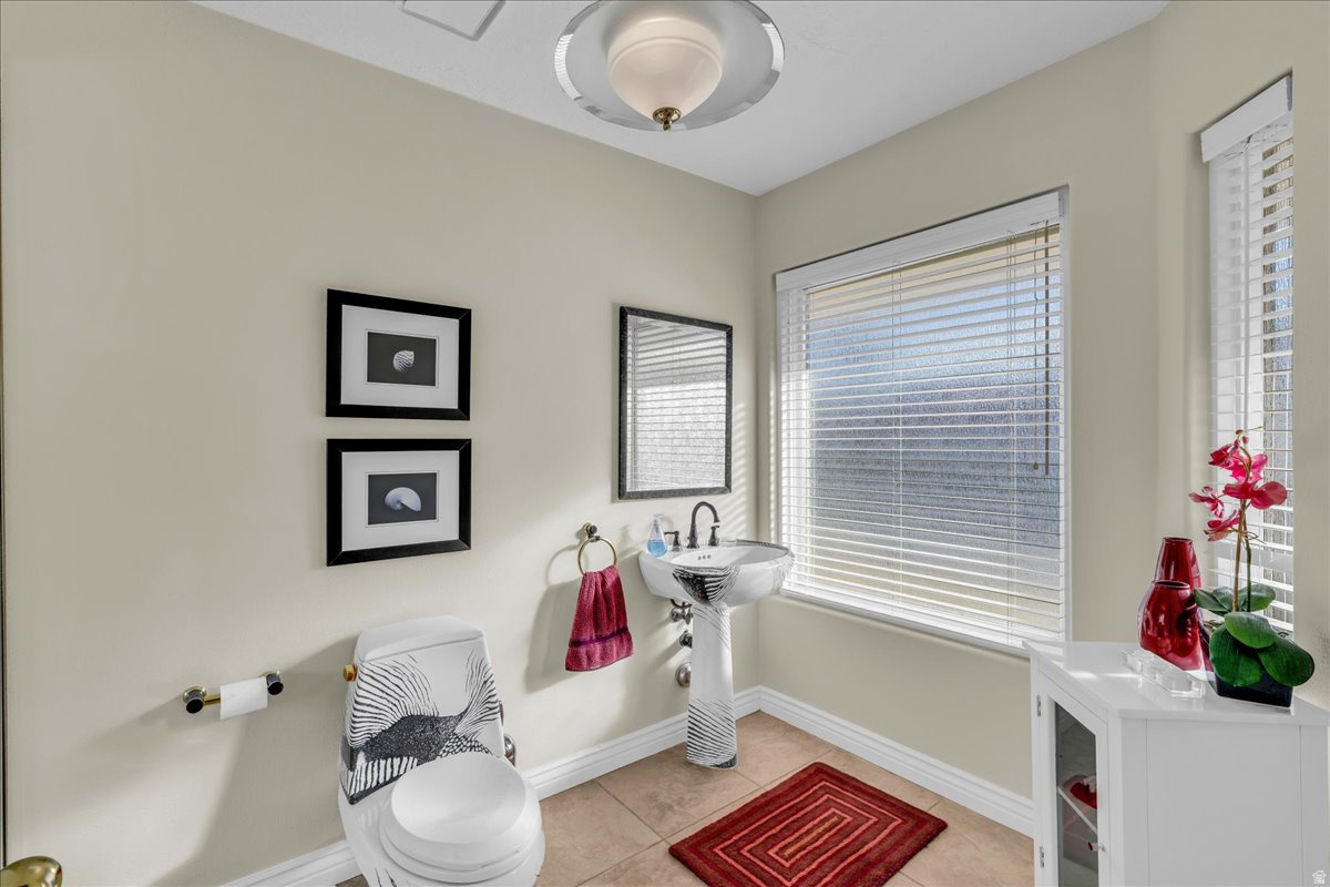 CRYSTAL LAKES TOWHOMES - Residential