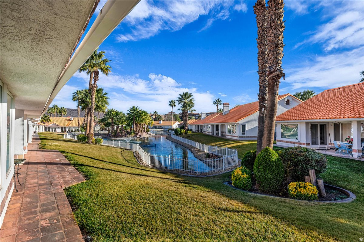 CRYSTAL LAKES TOWHOMES - Residential