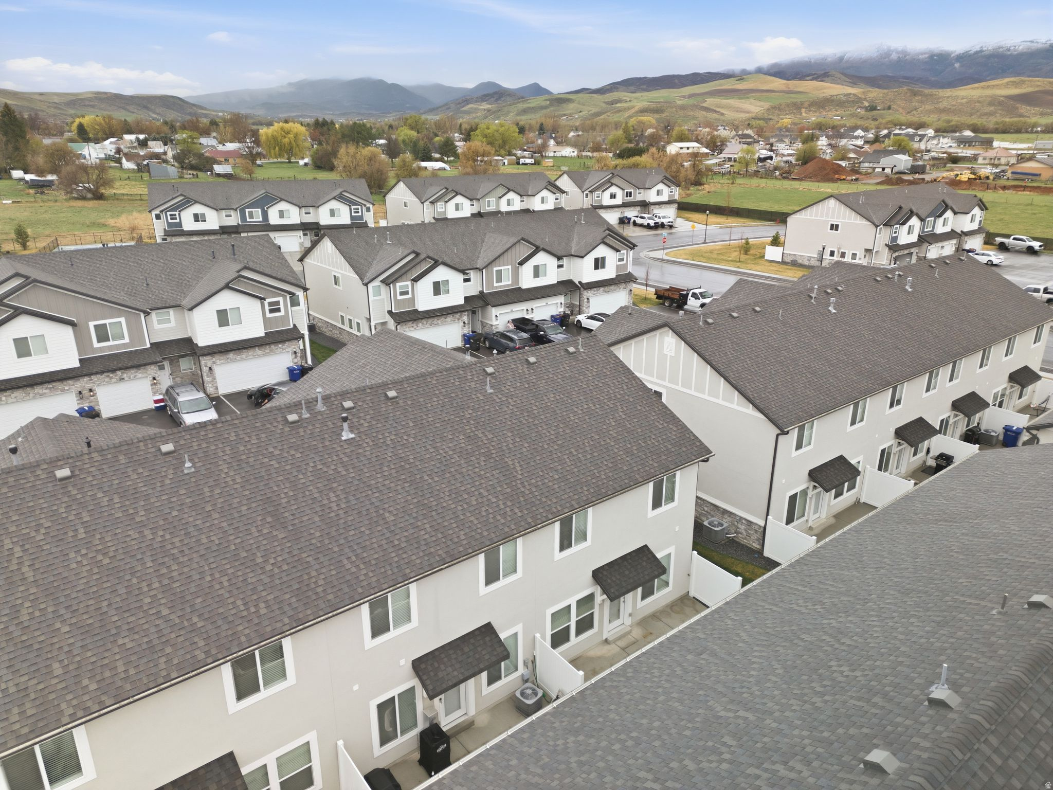 RIVERSTONE - Residential