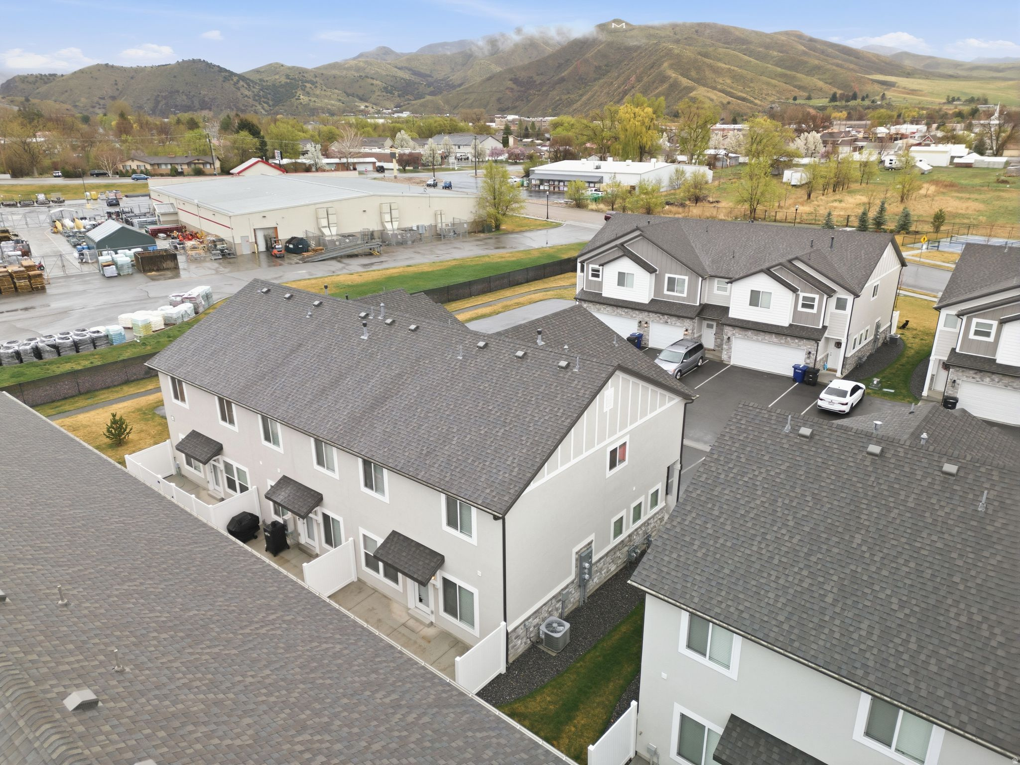 RIVERSTONE - Residential