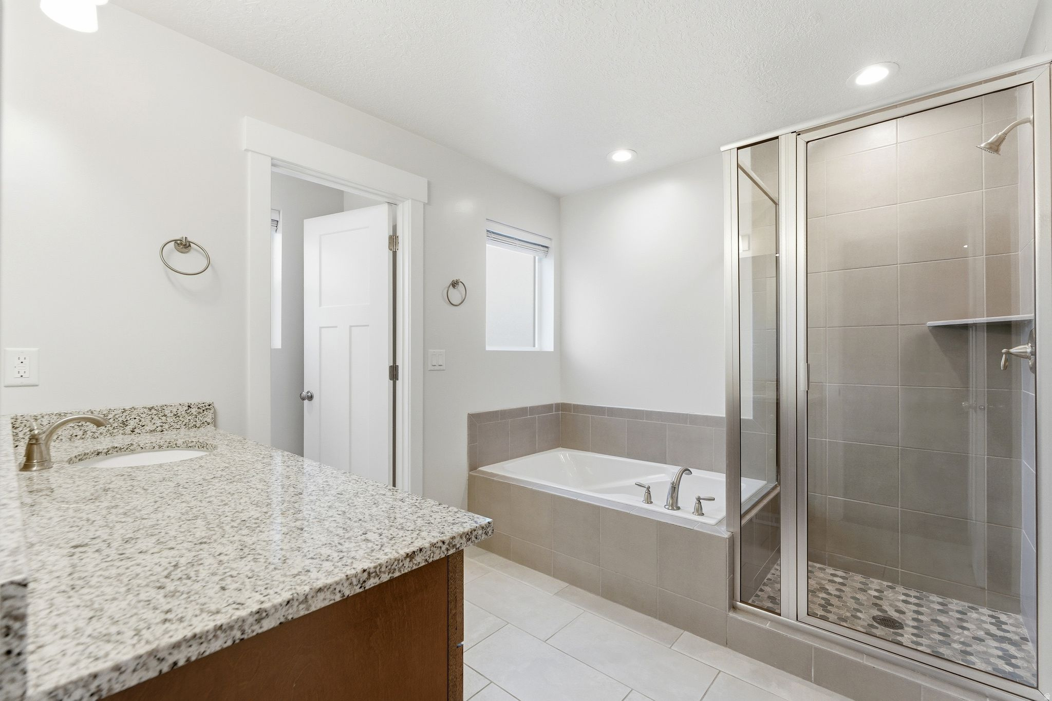 RIVERSTONE - Residential