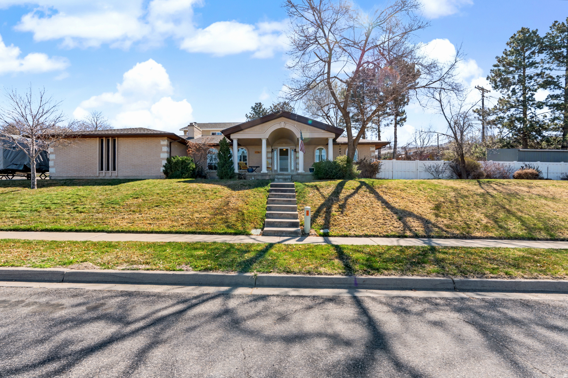 EMERALD HILLS - Residential