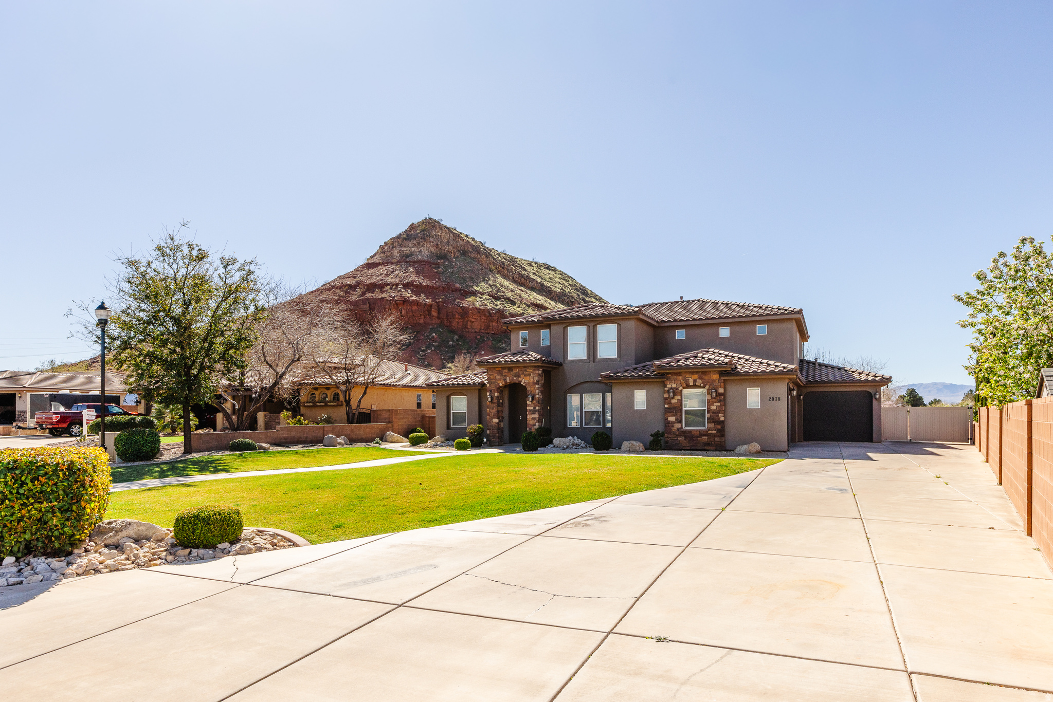 DESERT FIELDS - Residential