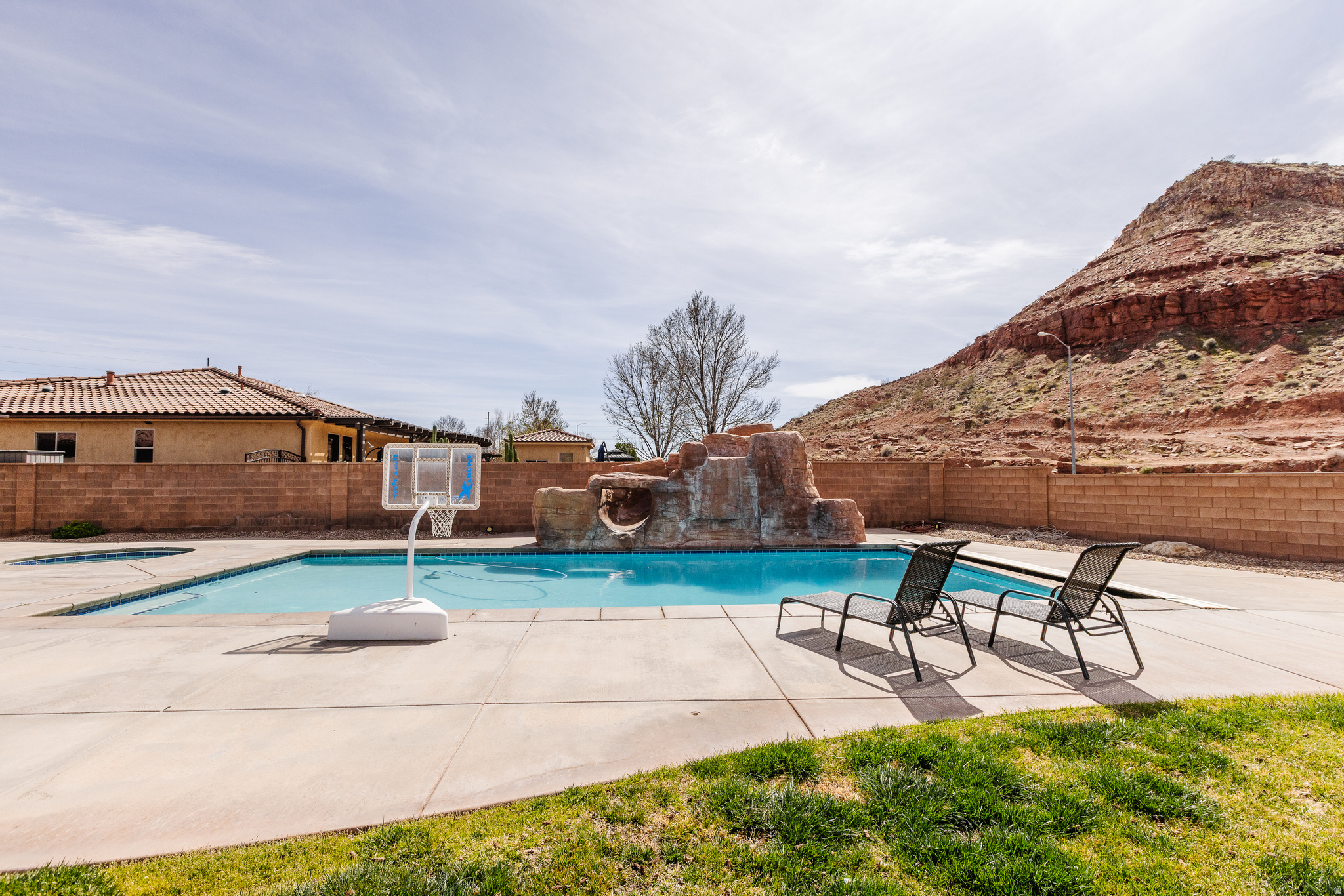 DESERT FIELDS - Residential