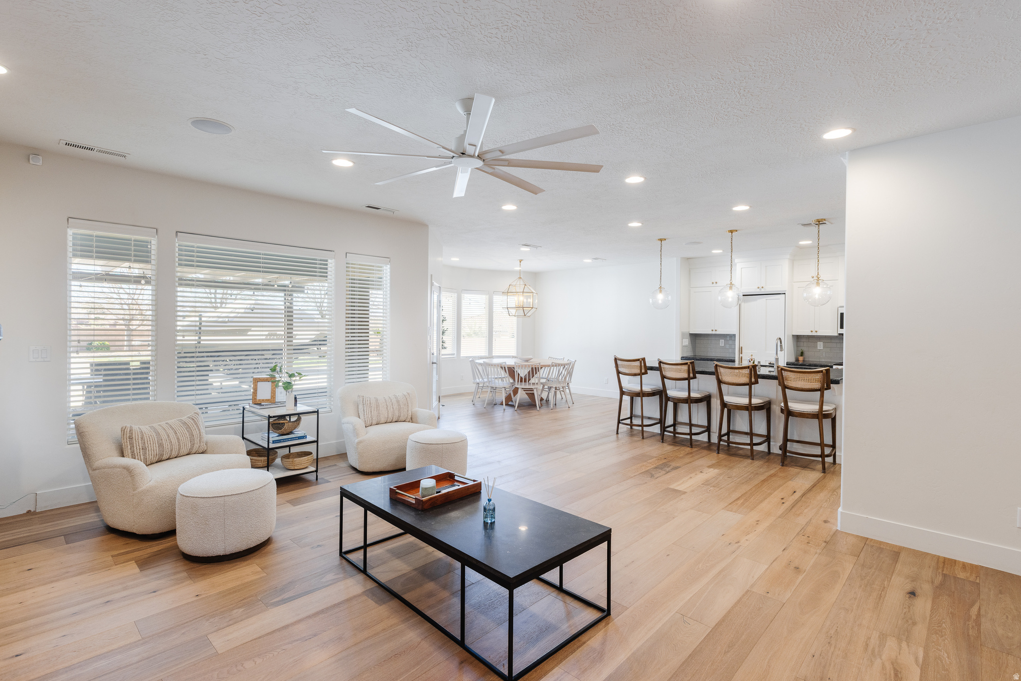 DESERT FIELDS - Residential