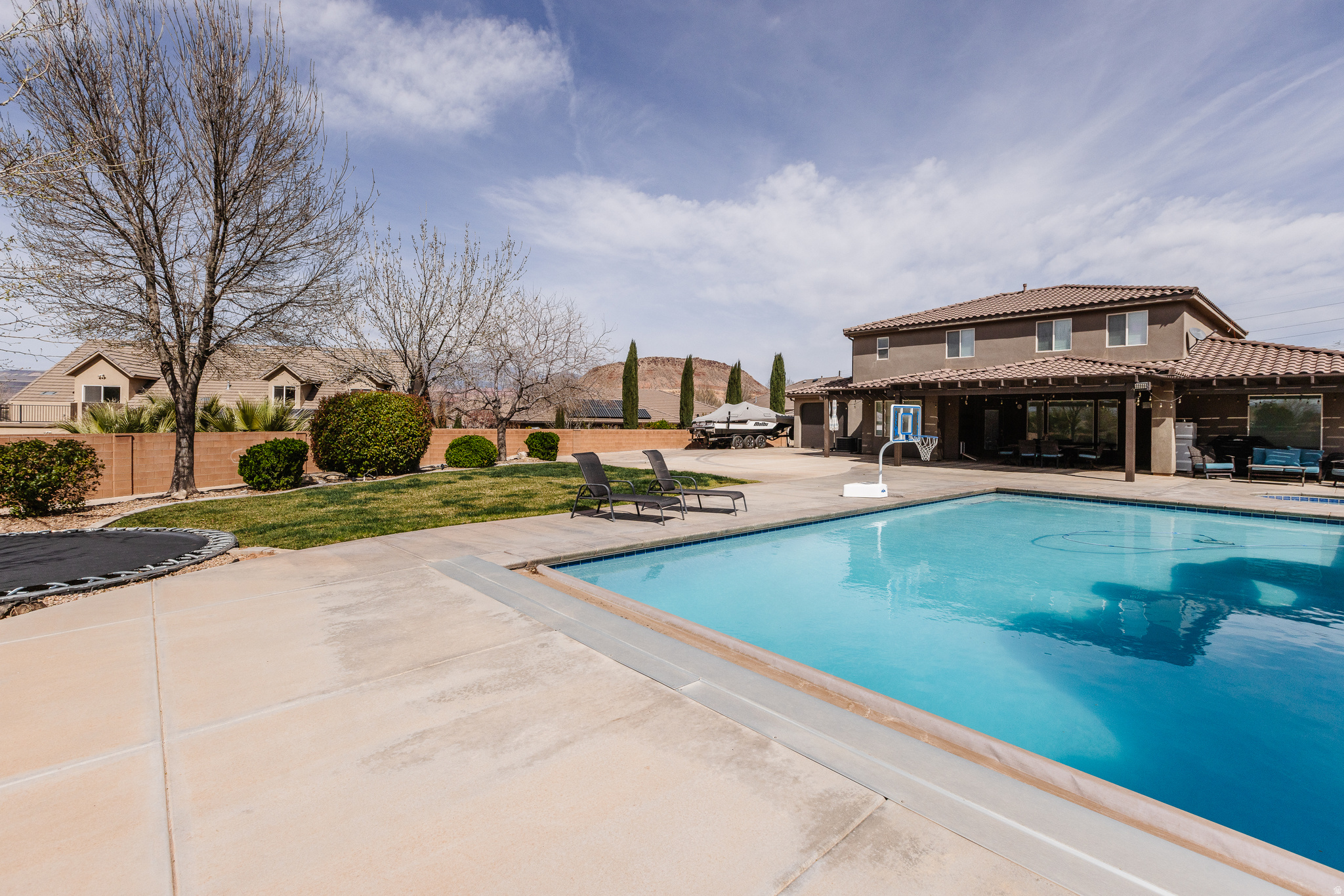 DESERT FIELDS - Residential