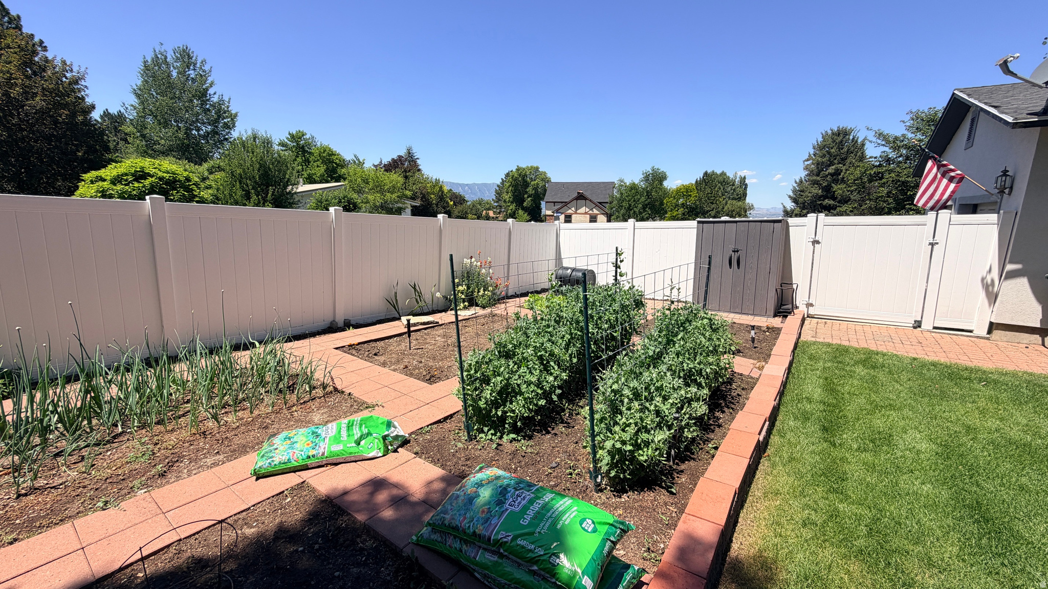 FRUITLAND ACRES - Residential