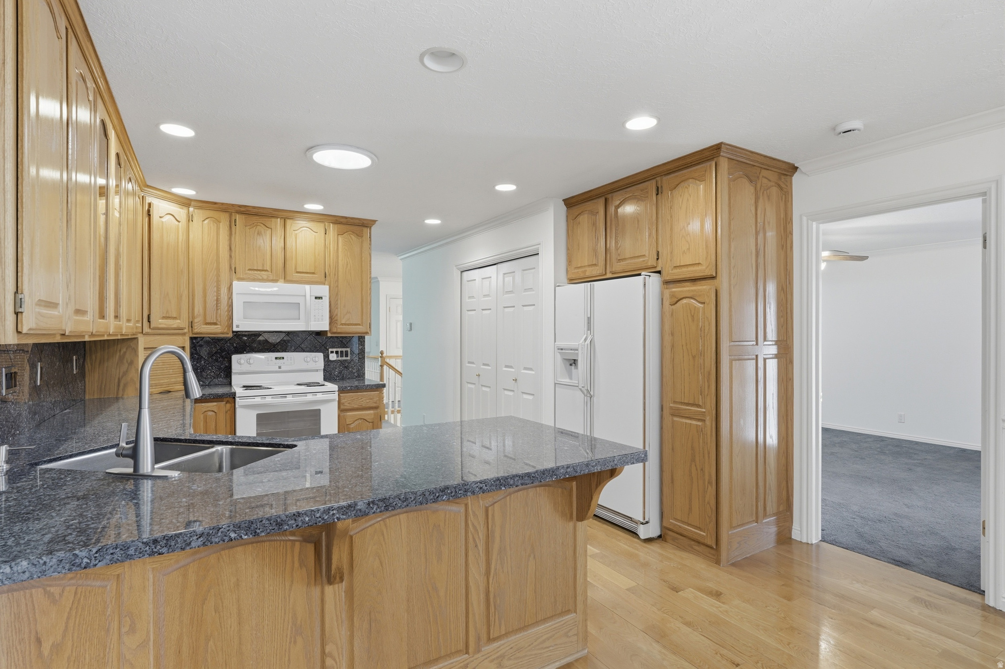 CORNERSTONE - Residential