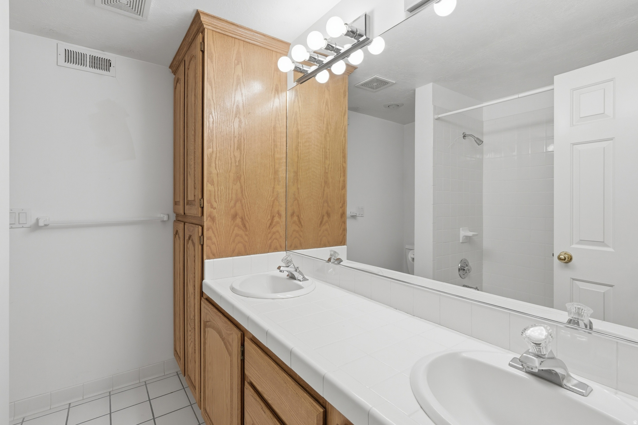 CORNERSTONE - Residential