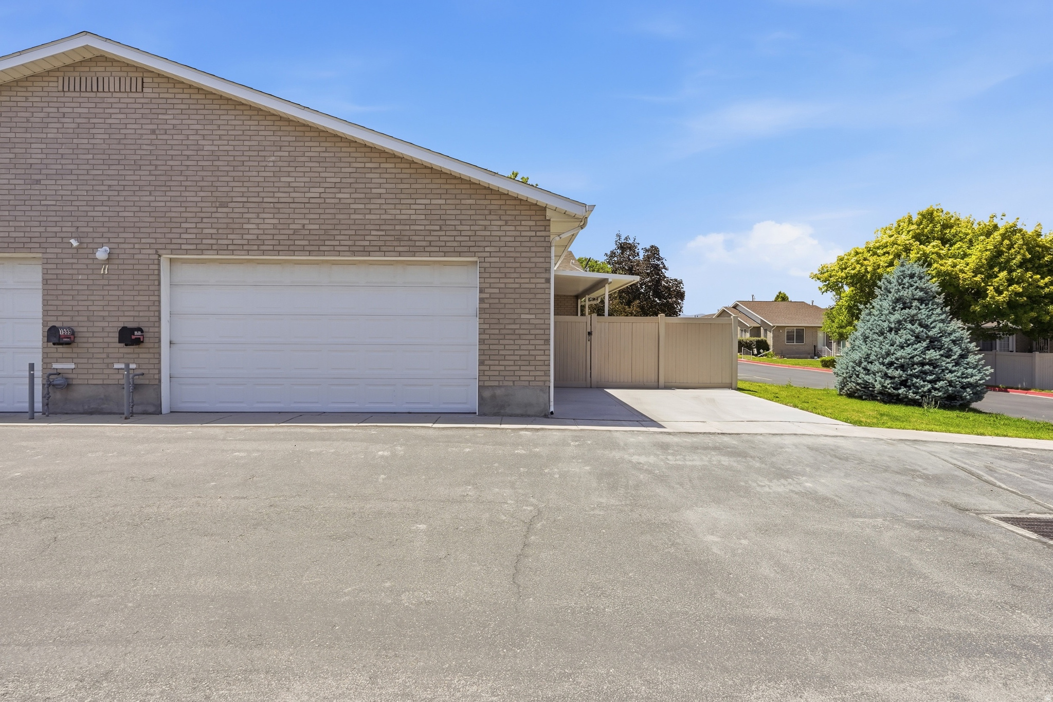 CORNERSTONE - Residential