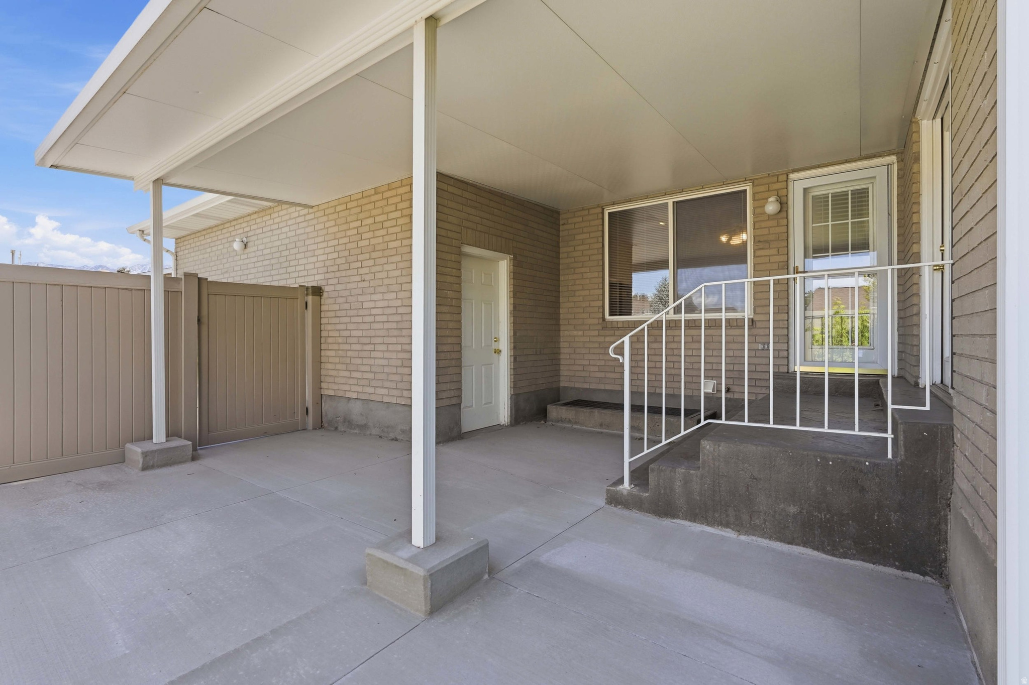 CORNERSTONE - Residential
