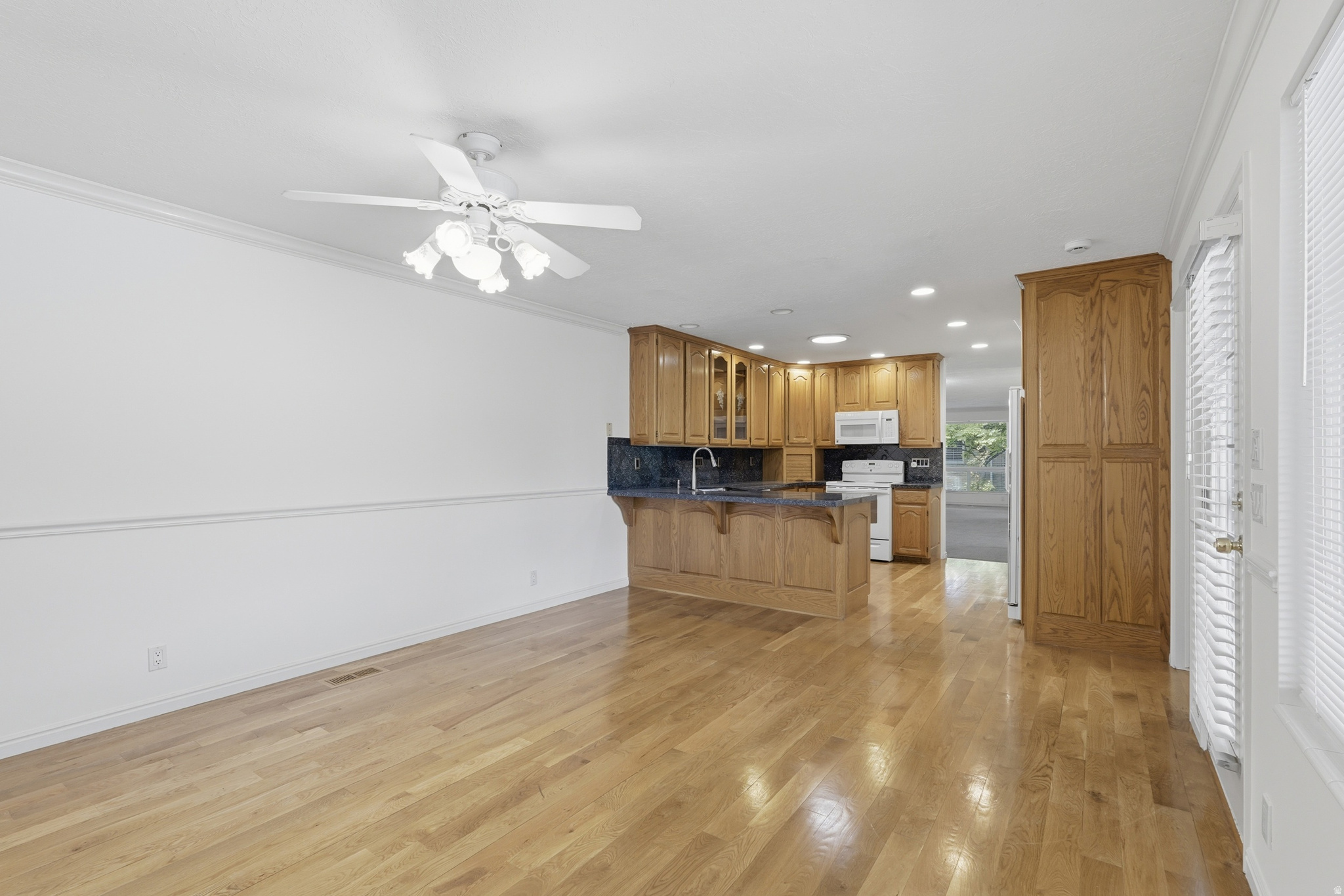 CORNERSTONE - Residential