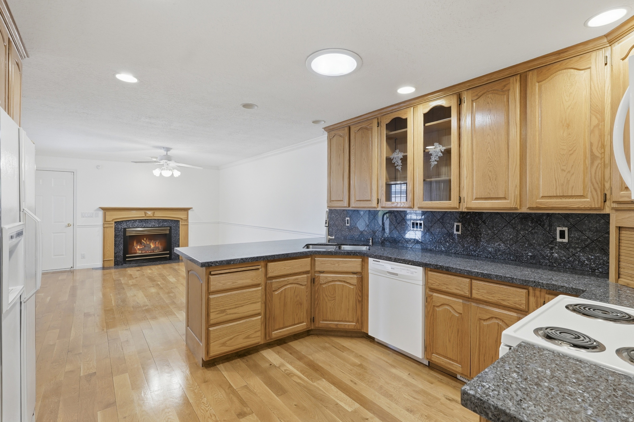 CORNERSTONE - Residential