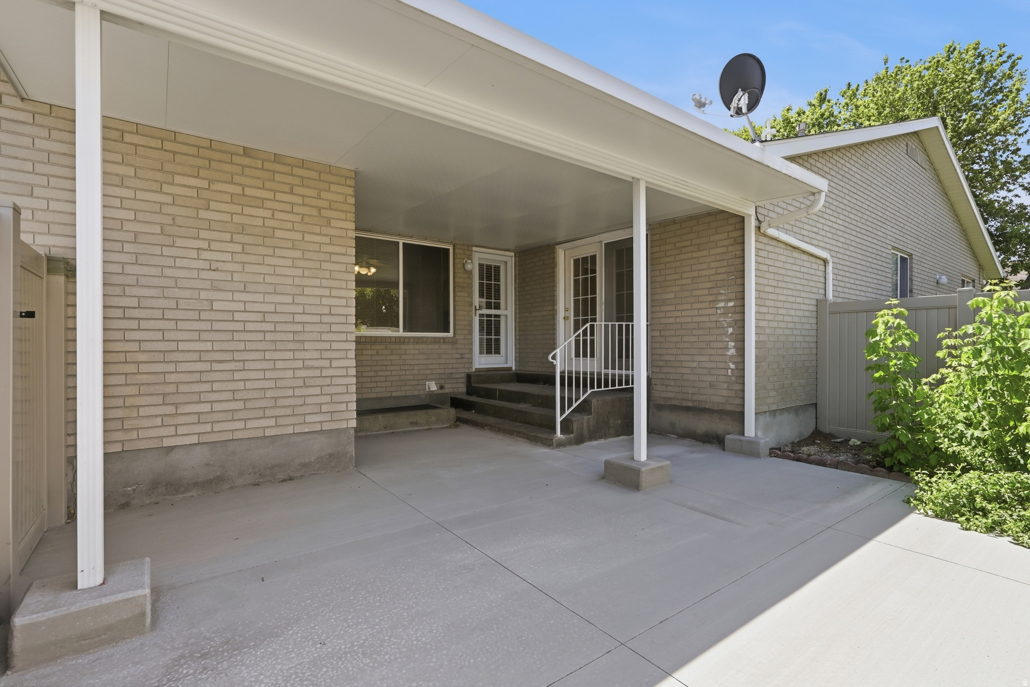 CORNERSTONE - Residential