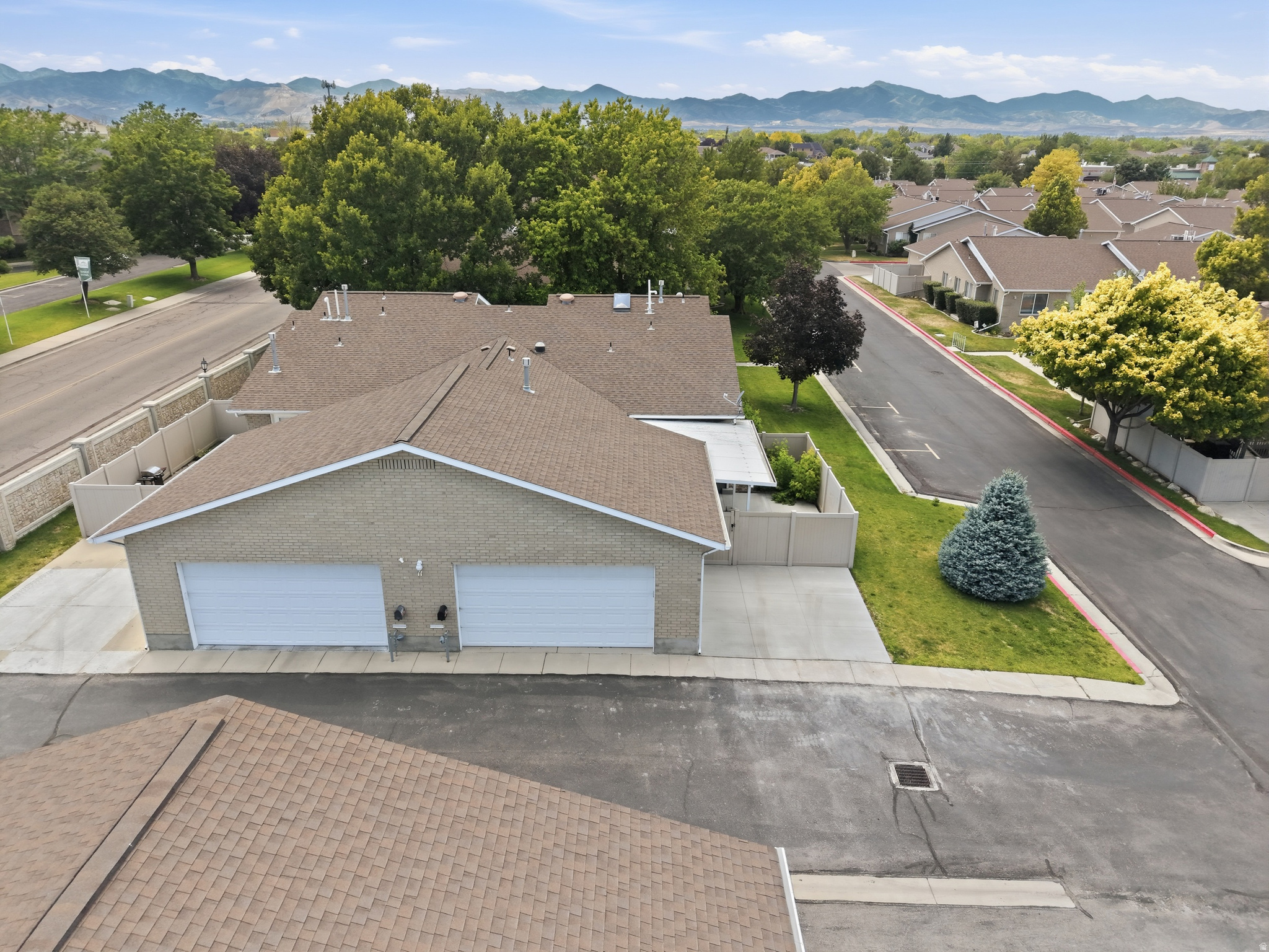 CORNERSTONE - Residential