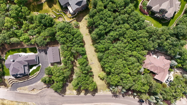 WOODLAND HILLS - Land