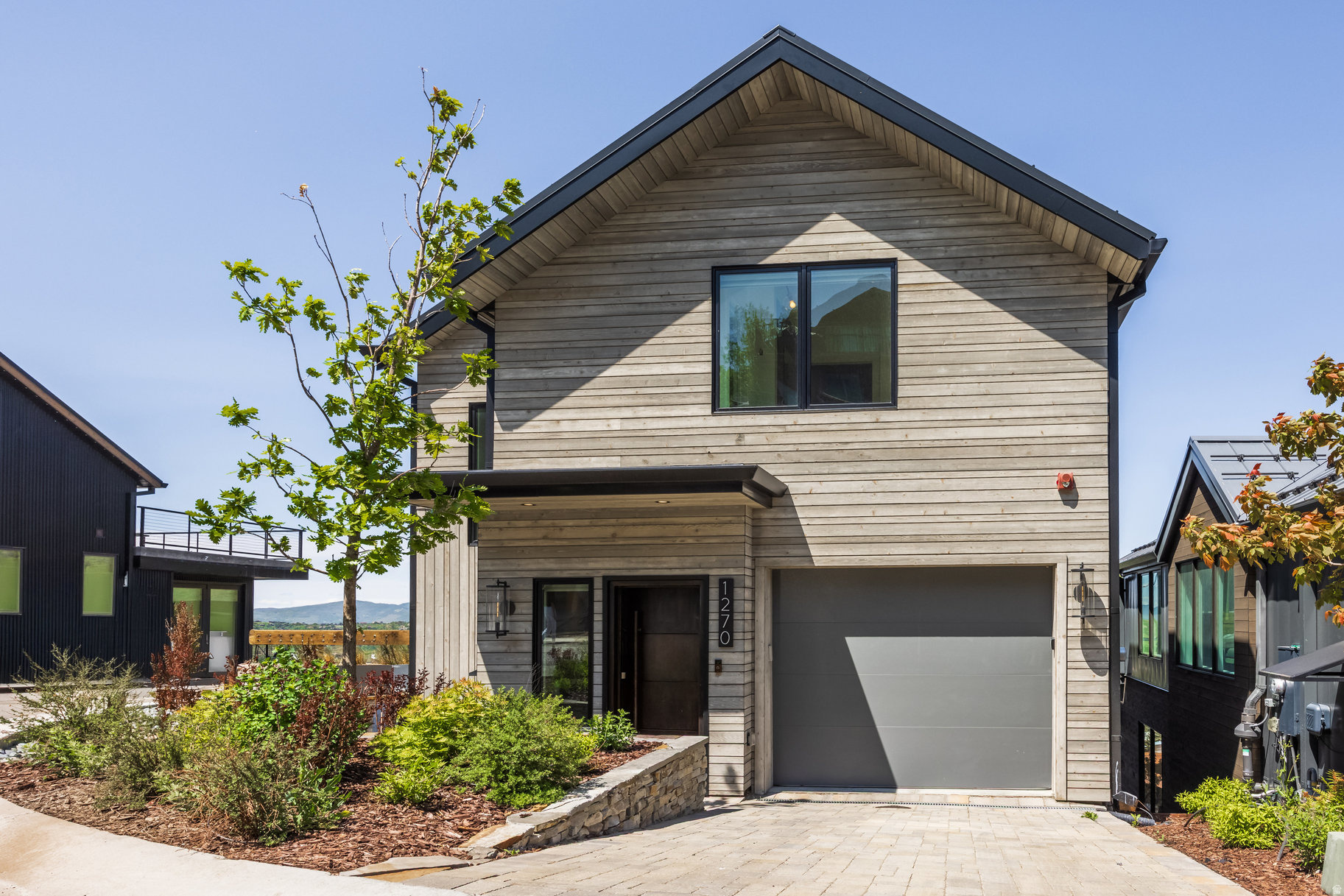 KINGS CROWN - Residential
