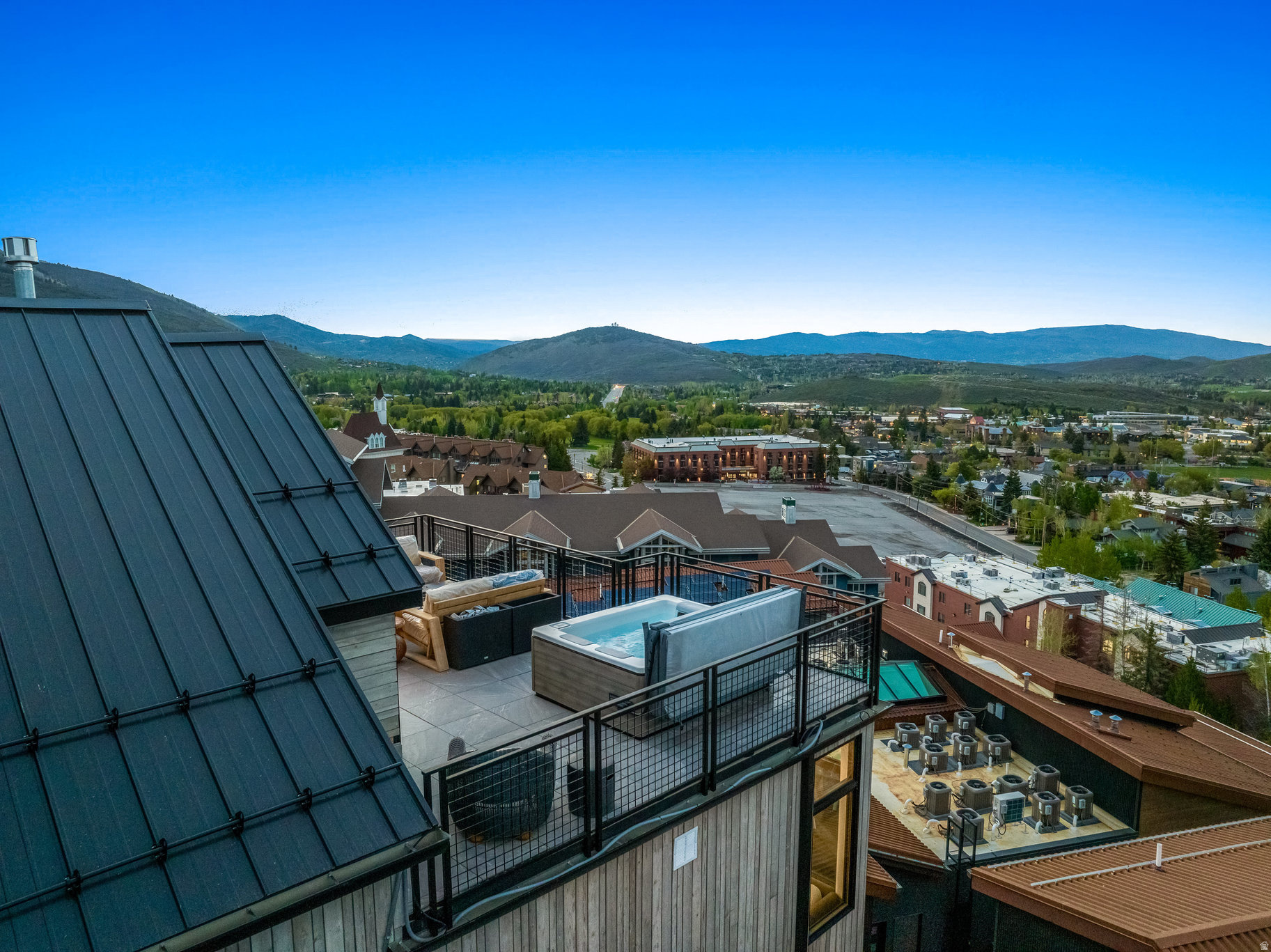 KINGS CROWN - Residential