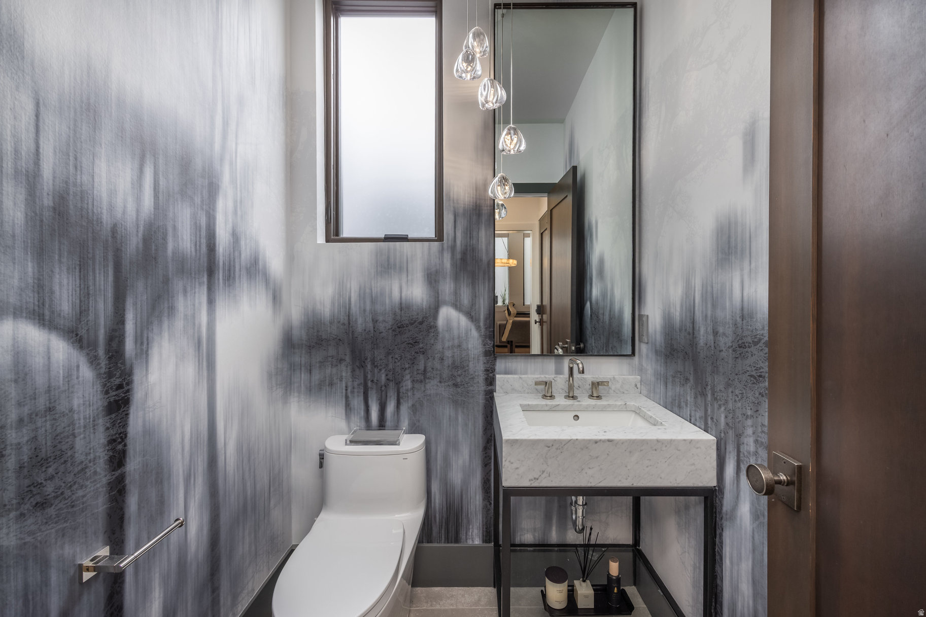 KINGS CROWN - Residential
