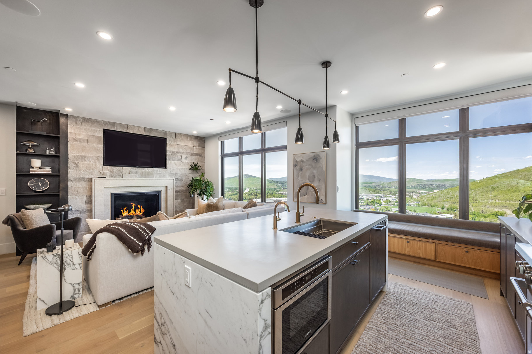 KINGS CROWN - Residential