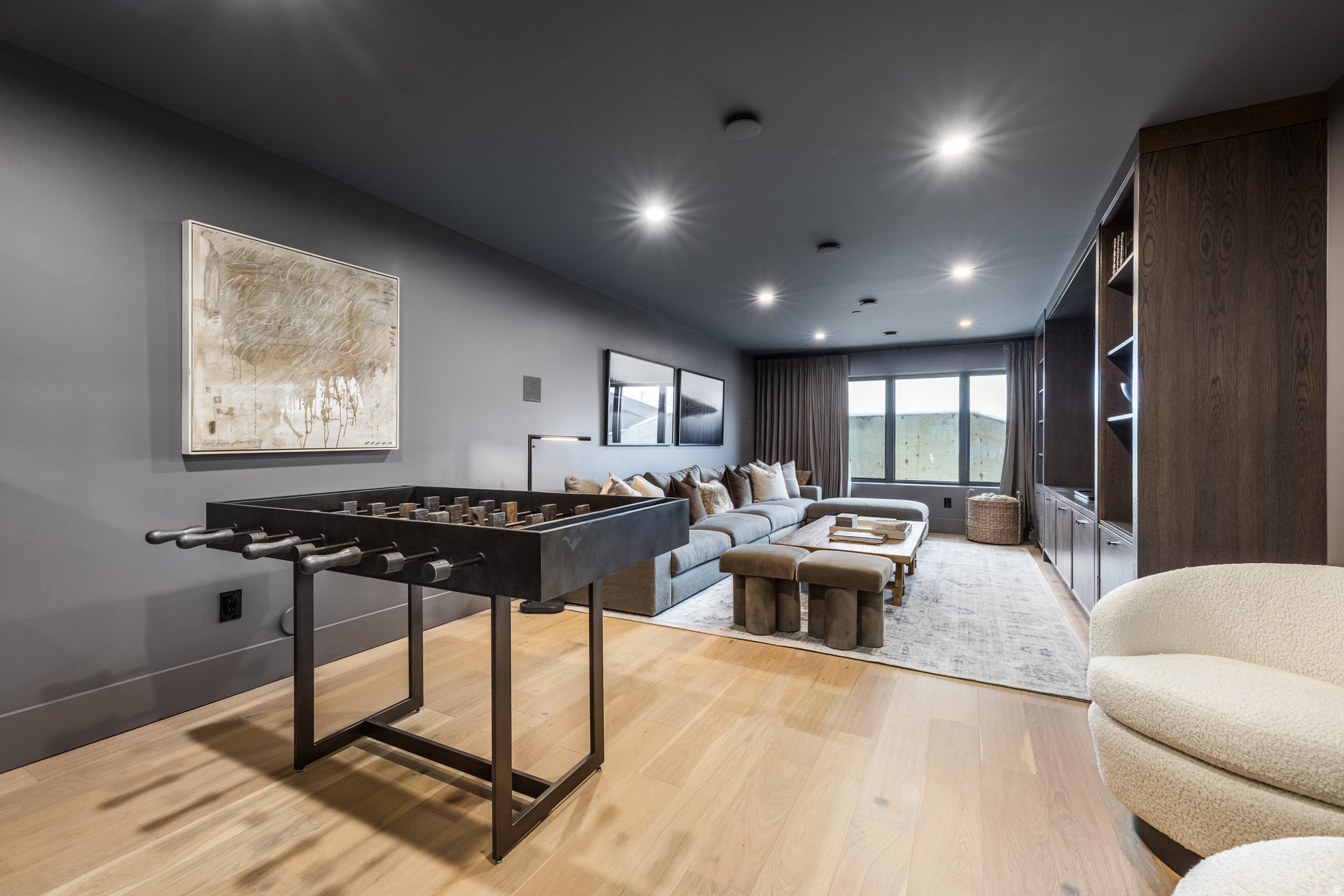 KINGS CROWN - Residential