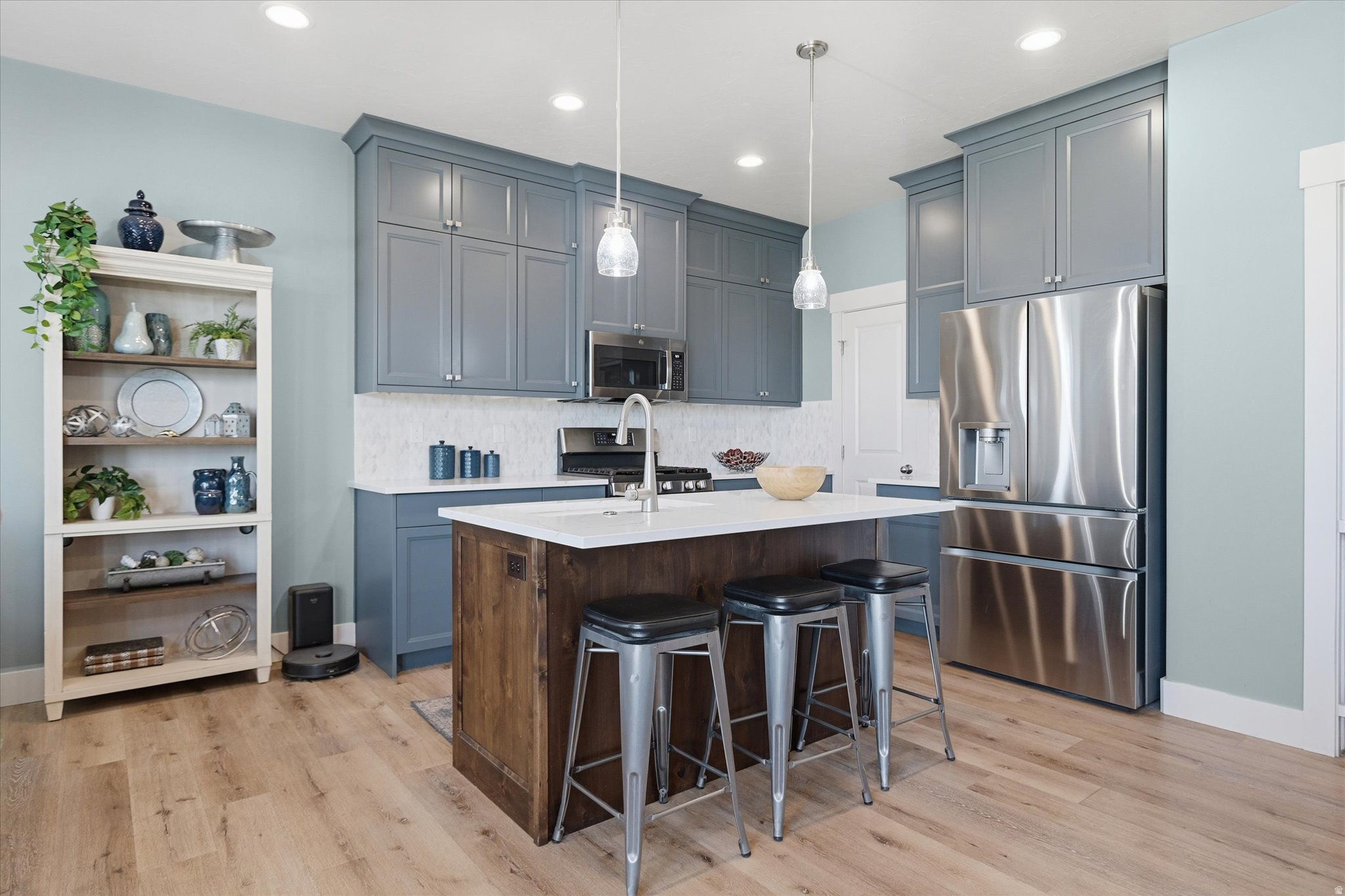 EASTVIEW LANDING - Residential
