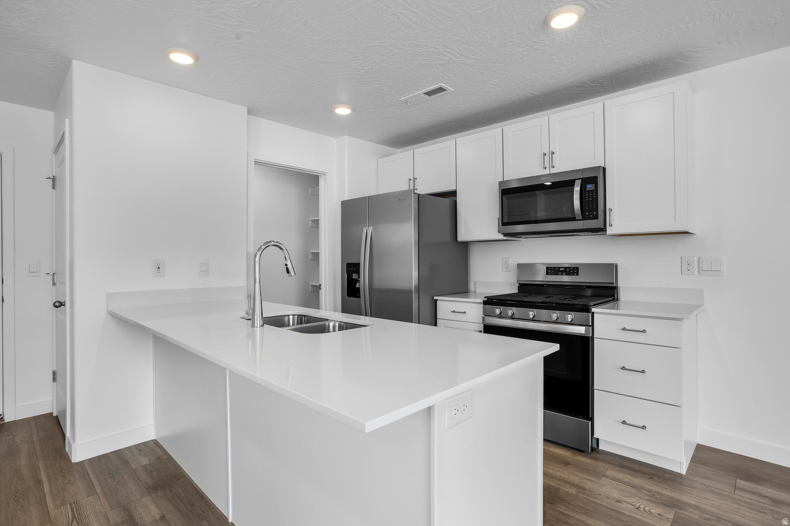 LONG VALLEY - Residential