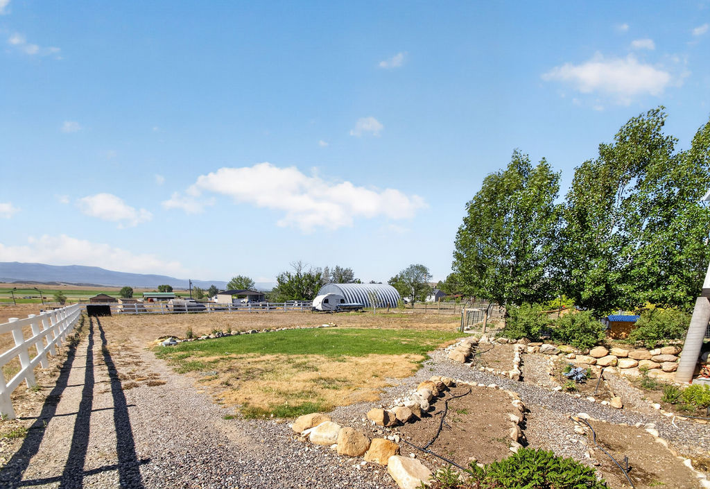 FAIRVIEW CITY - Residential