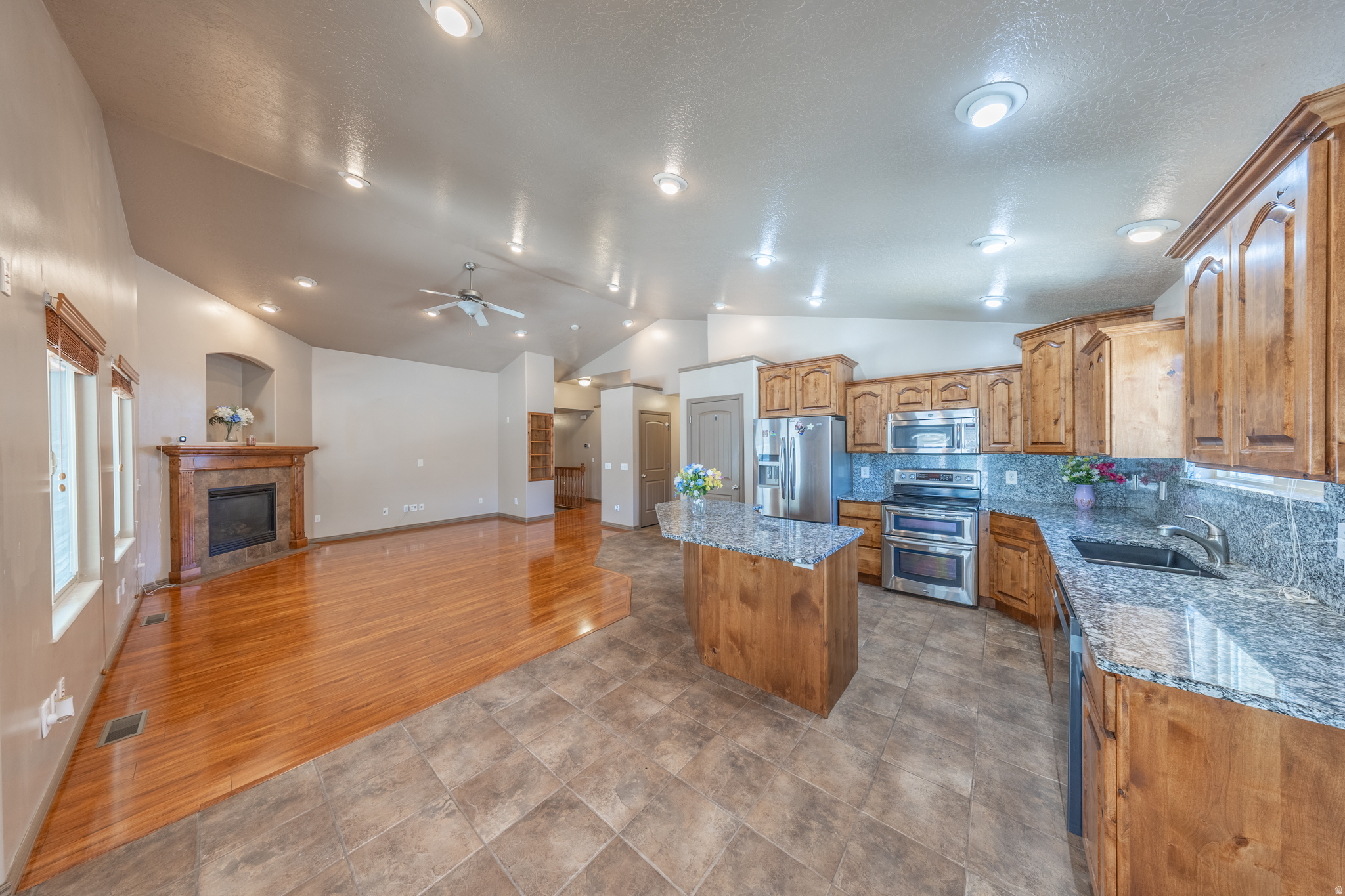 RIVER GLEN - Residential