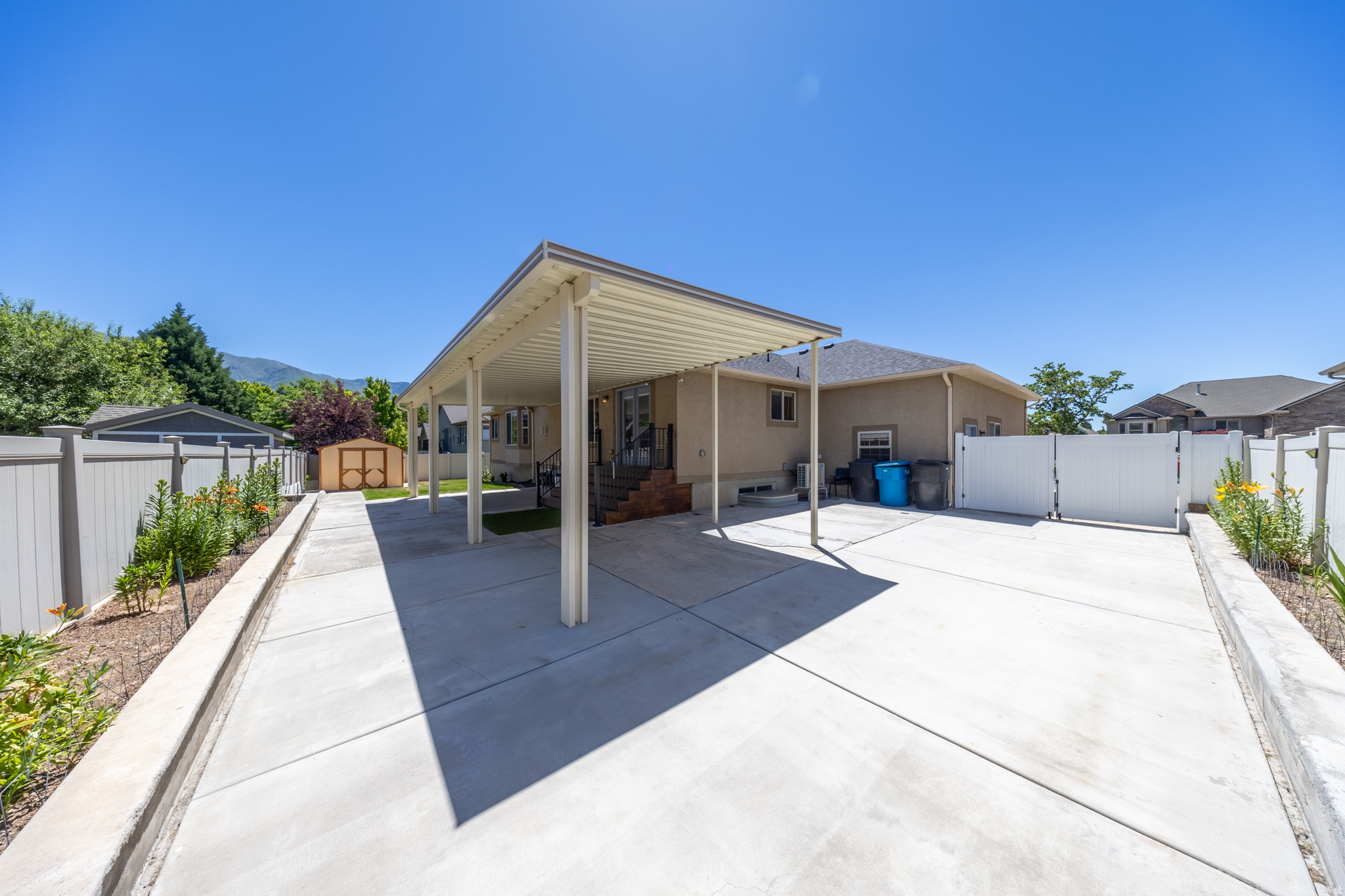 RIVER GLEN - Residential