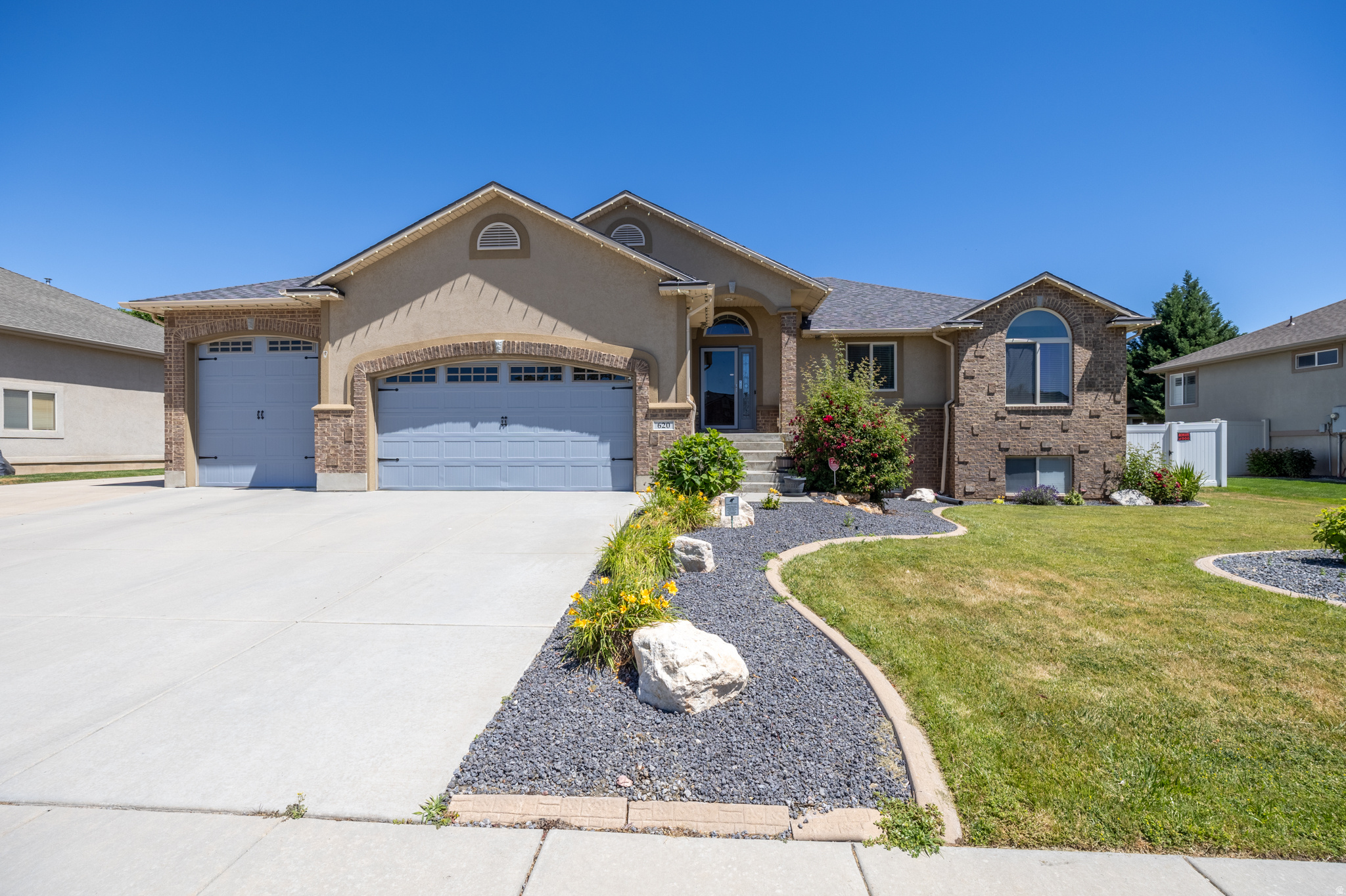 RIVER GLEN - Residential