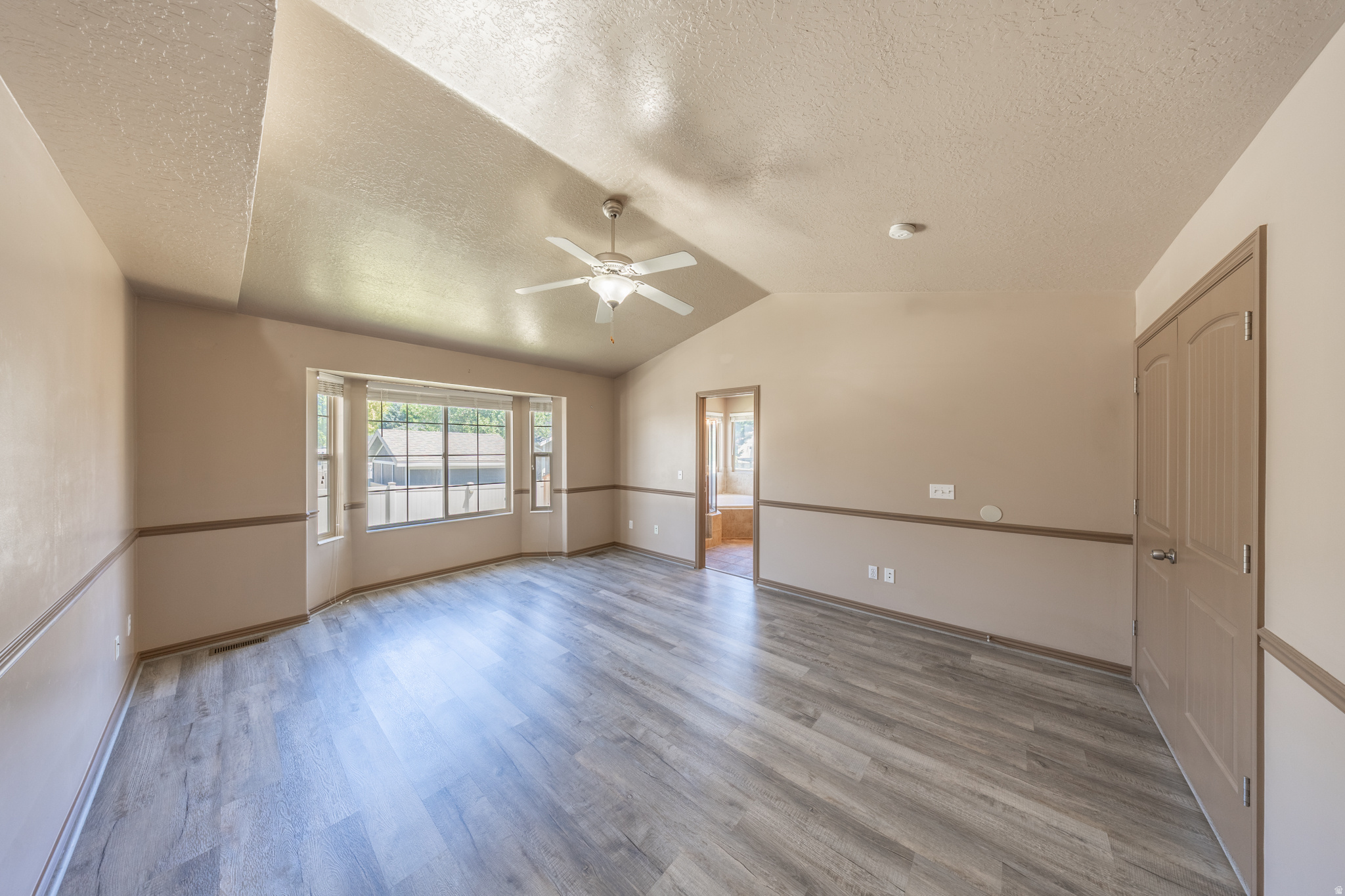 RIVER GLEN - Residential