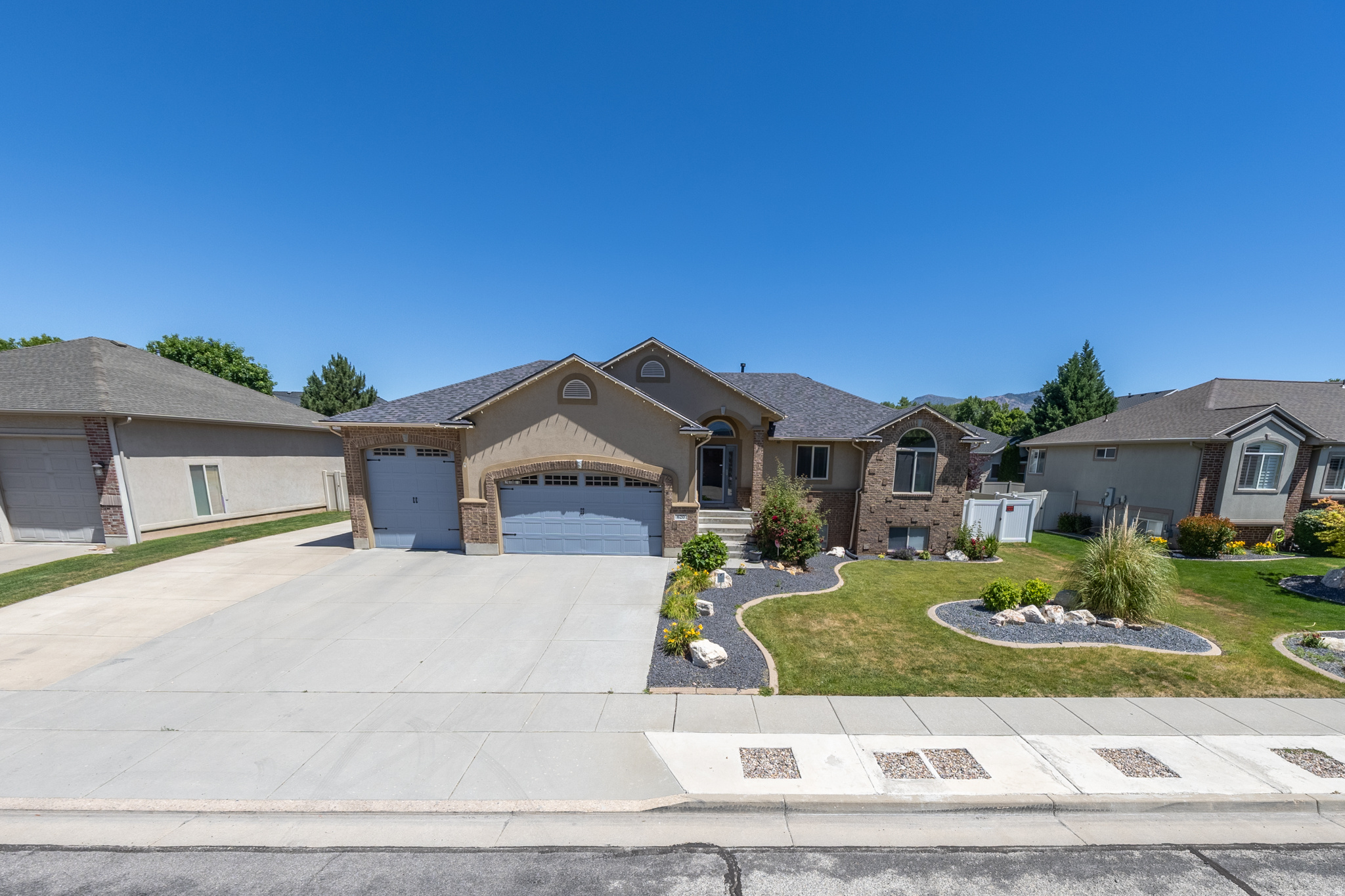 RIVER GLEN - Residential